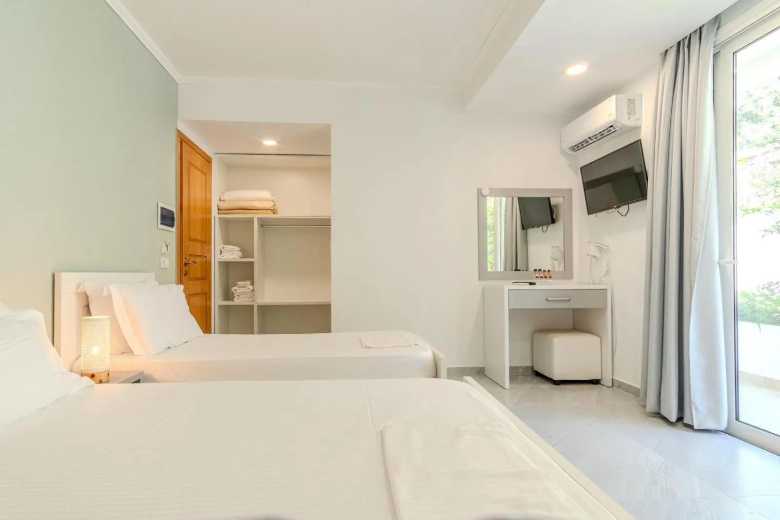 Bedroom in Aphrodite's Garden