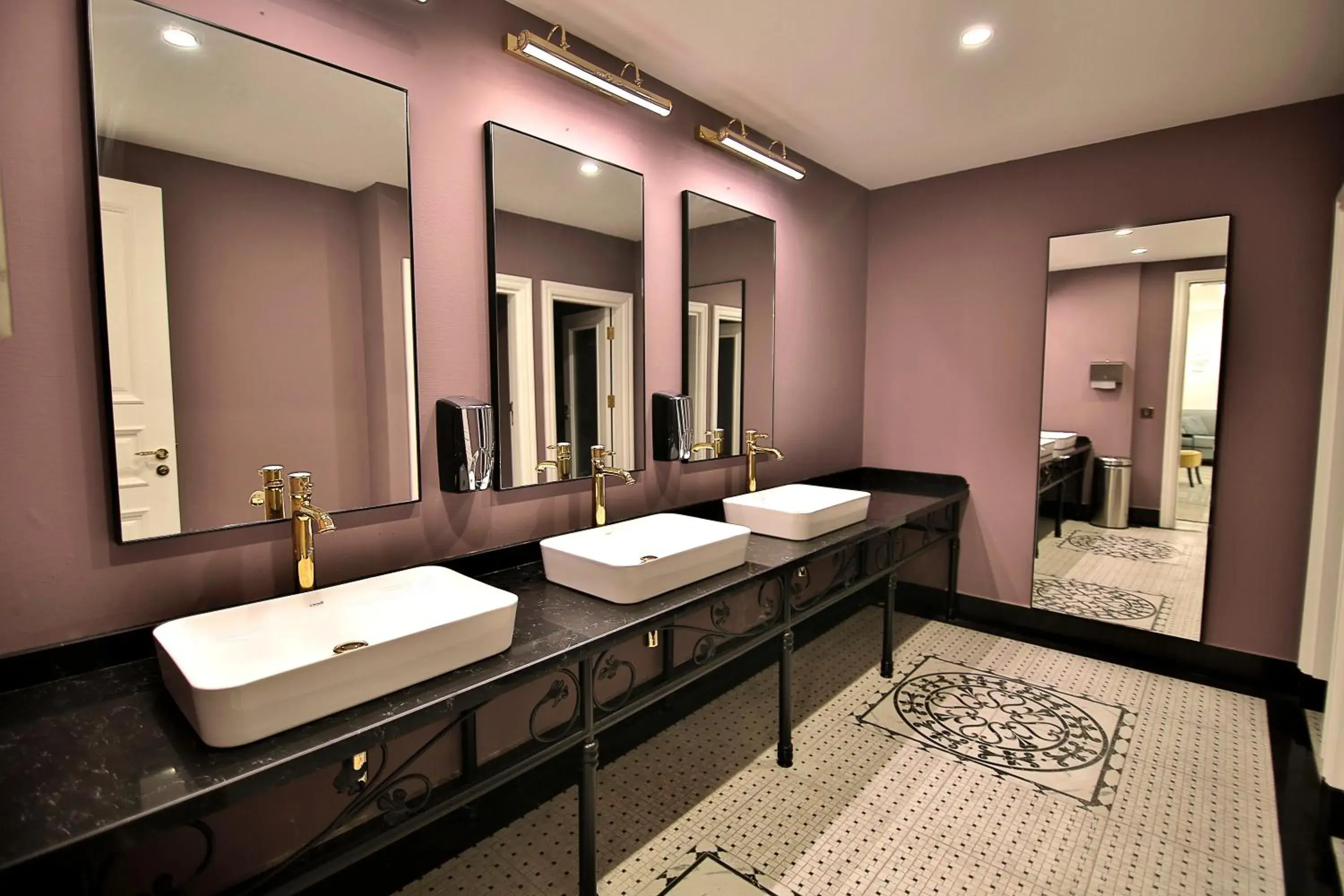 Bathroom in Pacco Hotel & SPA