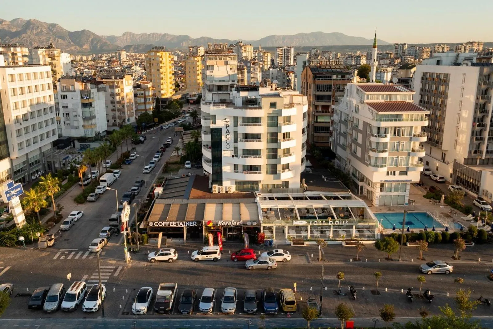 Property building in Reo Hotel