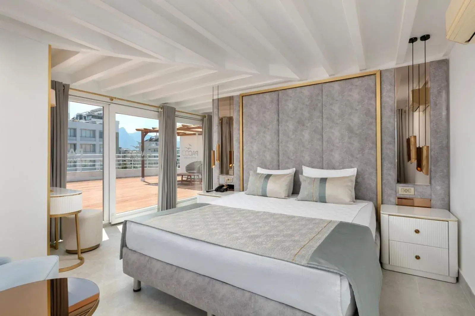 Bedroom, Bed in Reo Hotel Bedroom, Bed in Reo Hotel