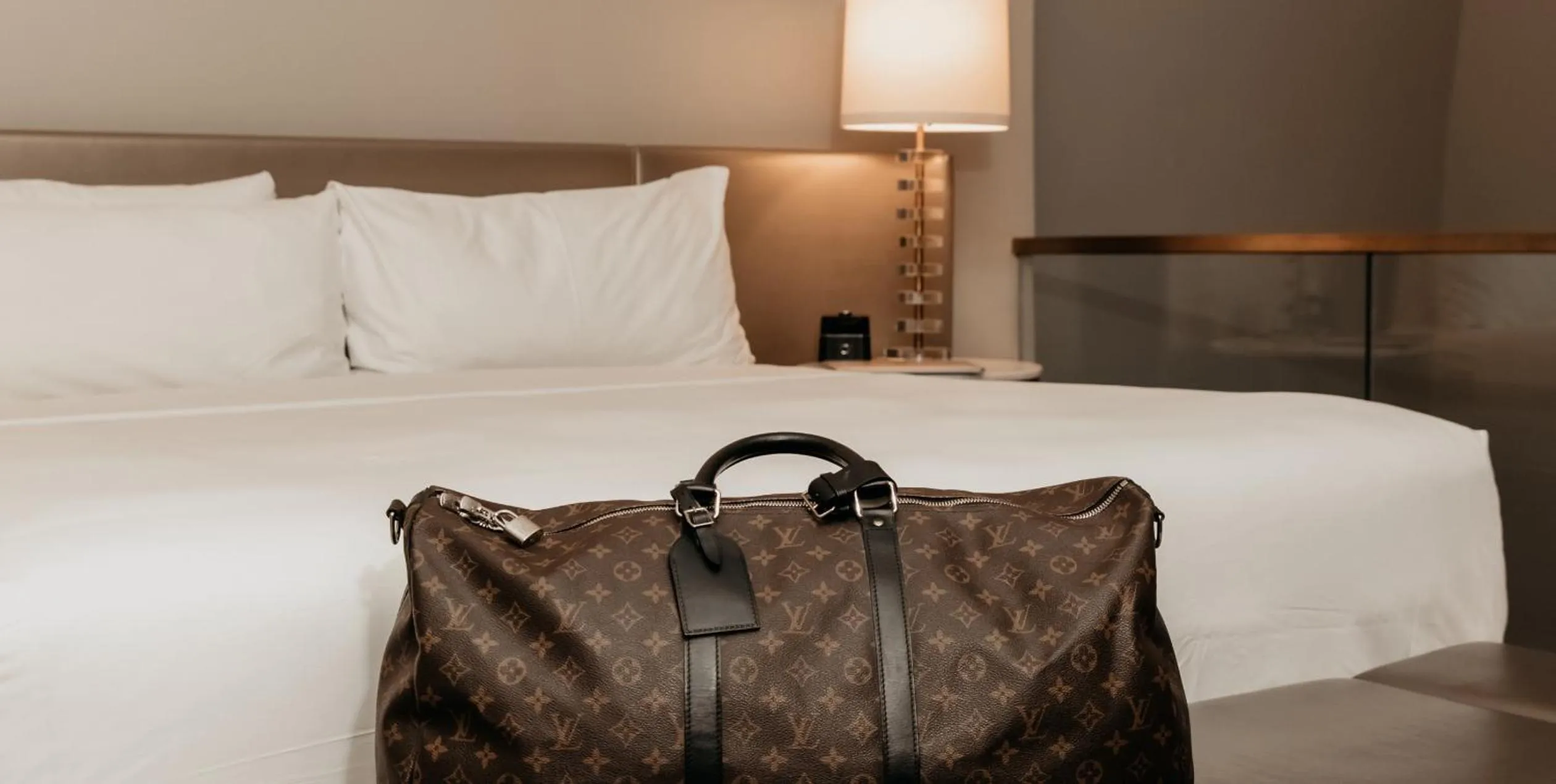 Bedroom, Bed in Hotel Crescent Court