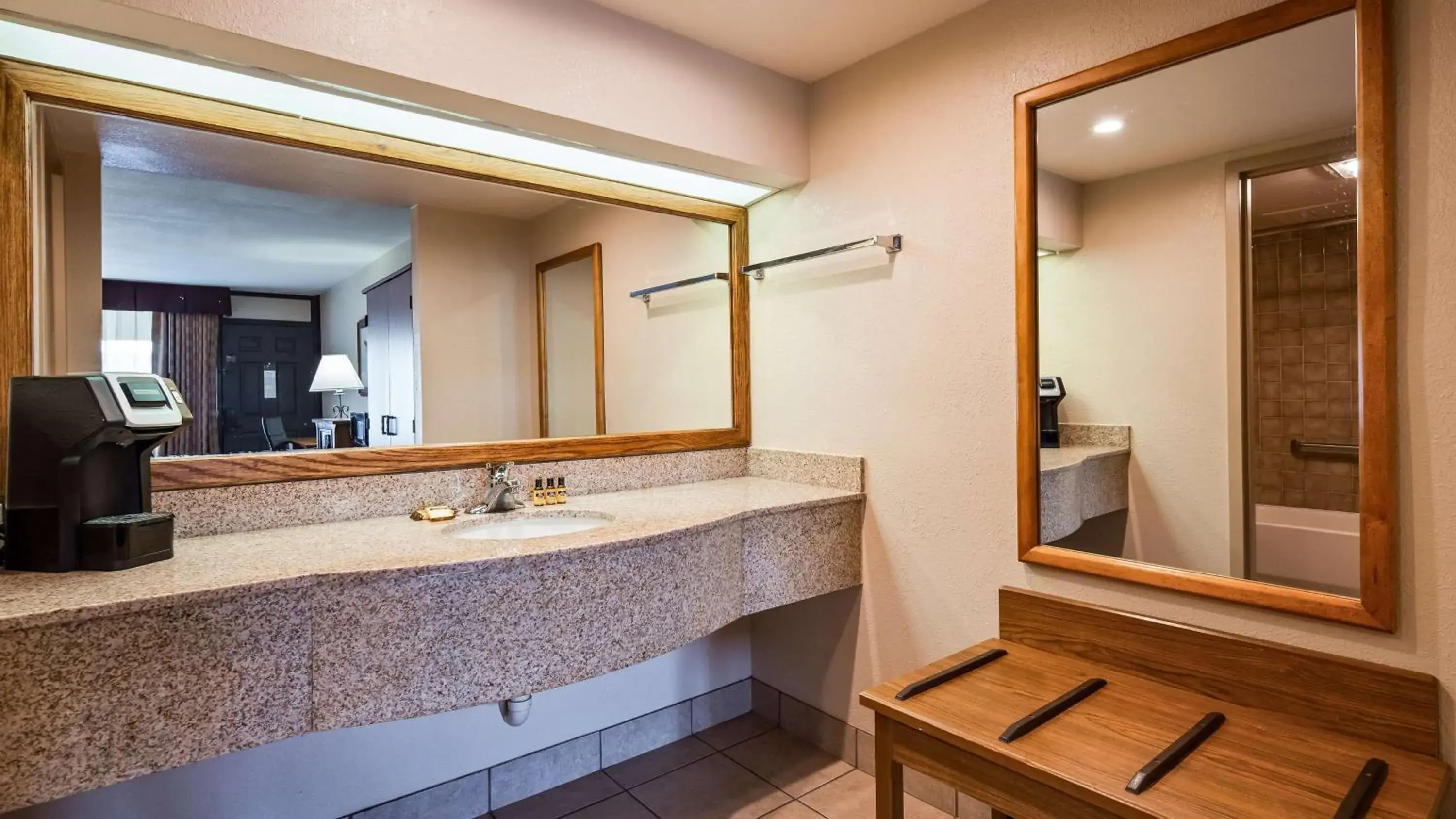 Bathroom in Best Western Plus Saddleback Inn and Conference Center Bathroom in Best Western Plus Saddleback Inn and Conference Center
