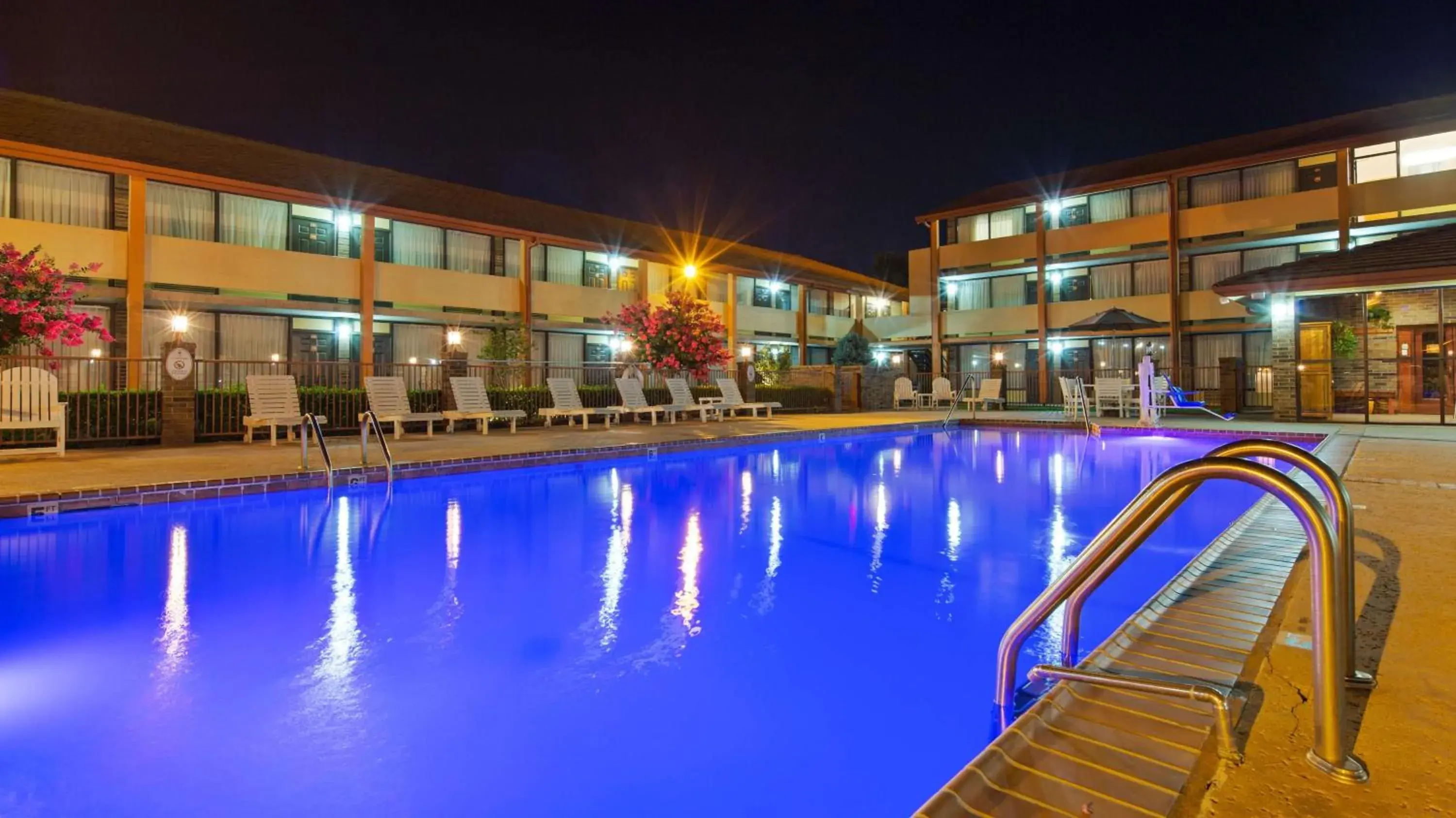 Pool view in Best Western Plus Saddleback Inn and Conference Center Pool view in Best Western Plus Saddleback Inn and Conference Center