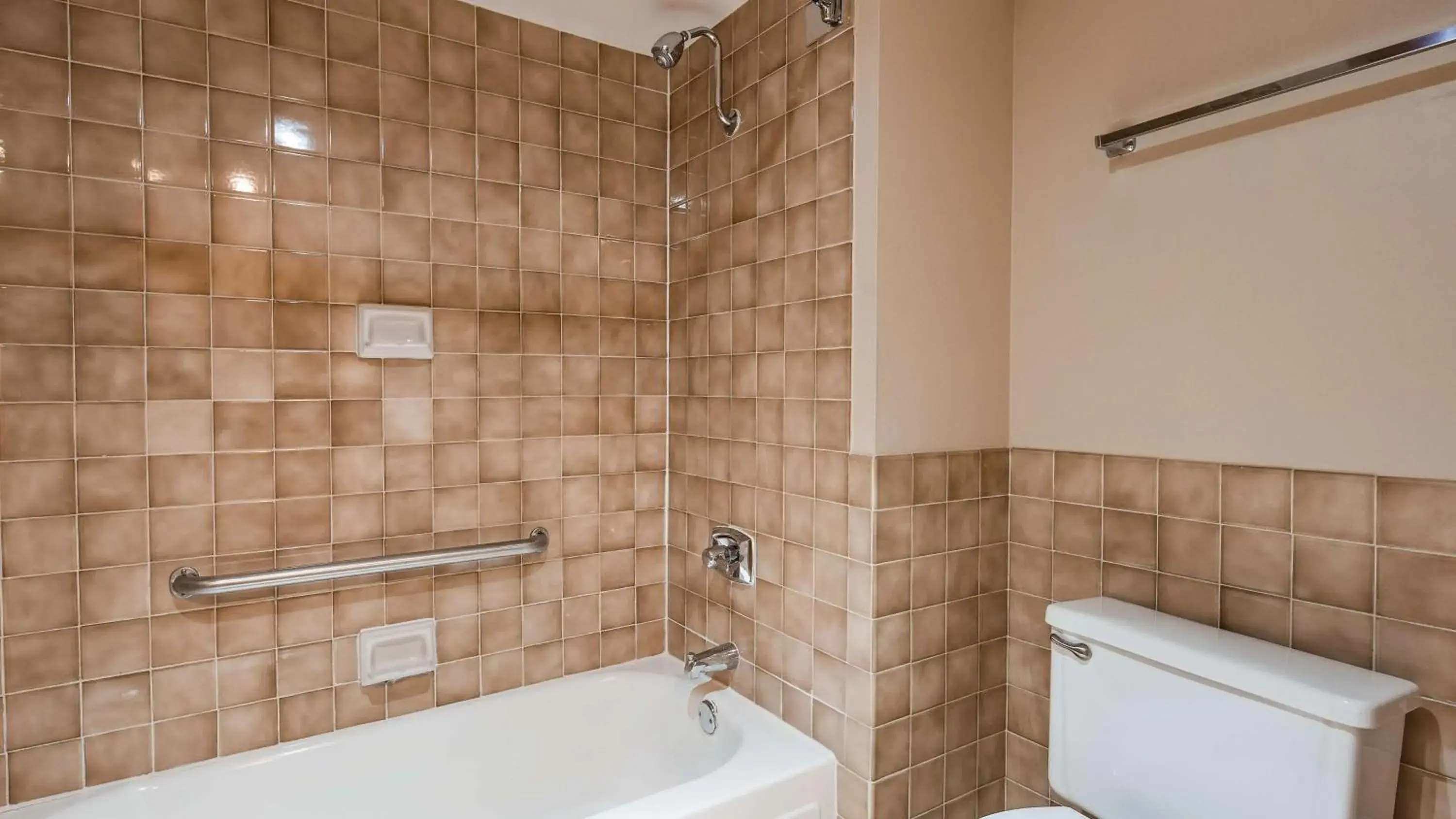 Bathroom in Best Western Plus Saddleback Inn and Conference Center Bathroom in Best Western Plus Saddleback Inn and Conference Center