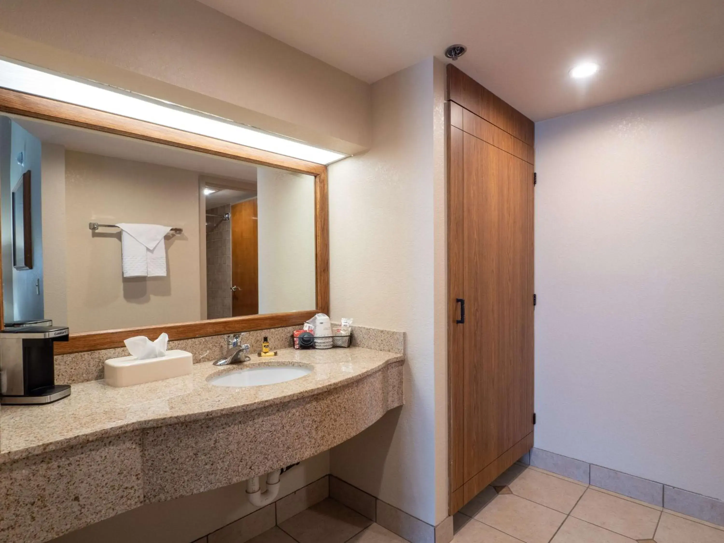Bathroom in Best Western Plus Saddleback Inn and Conference Center Bathroom in Best Western Plus Saddleback Inn and Conference Center