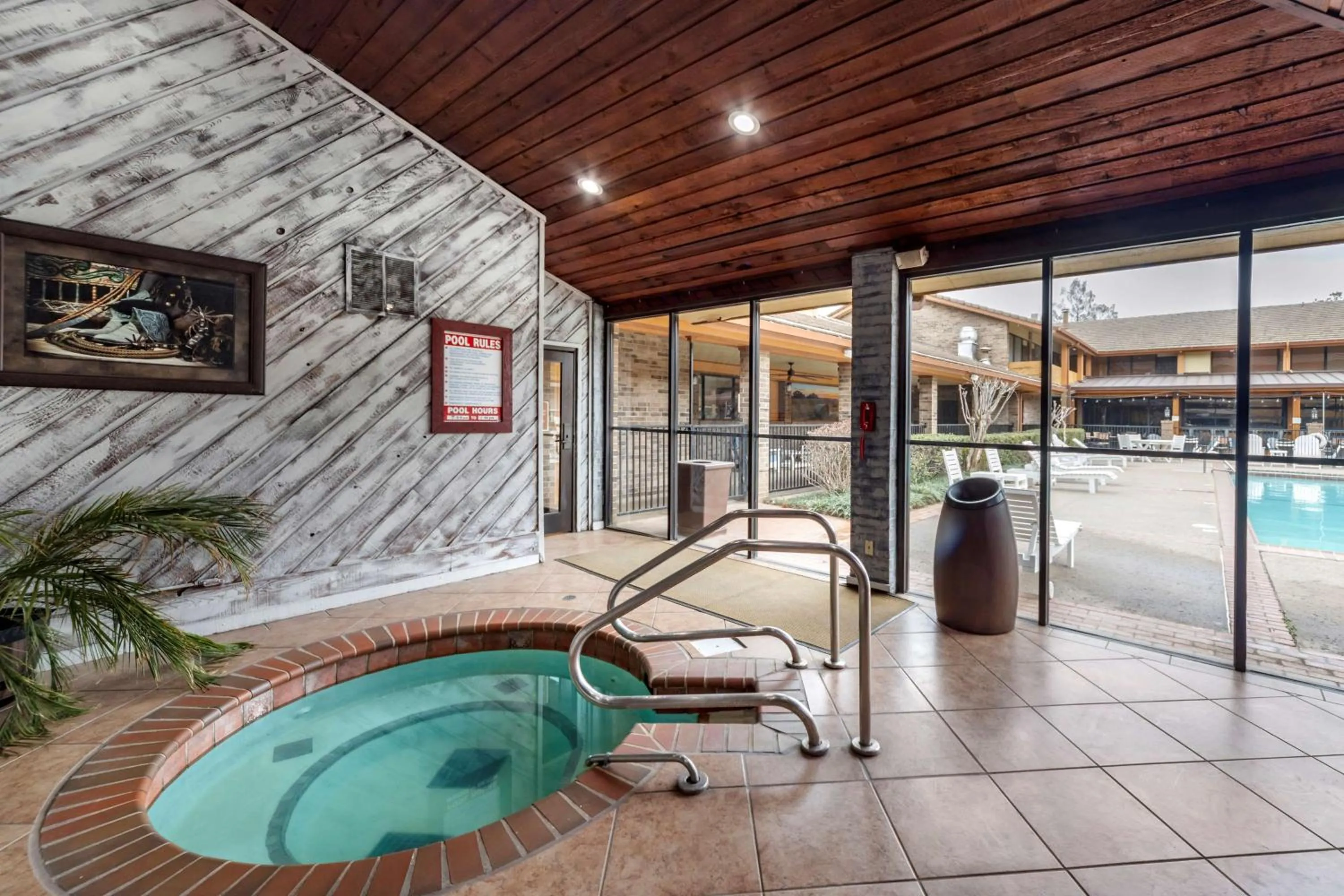 Pool view in Best Western Plus Saddleback Inn and Conference Center