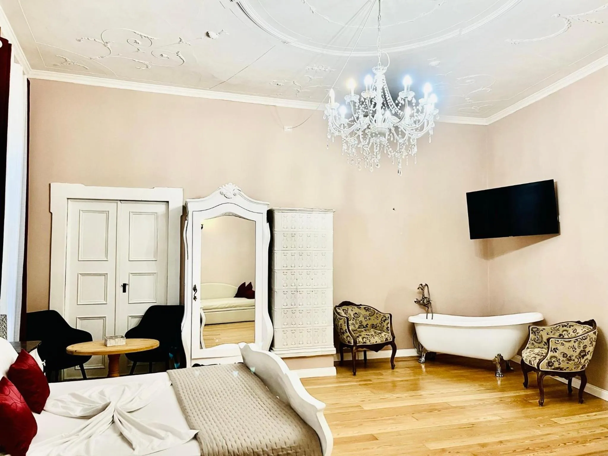 TV and multimedia in Beb c’est lavis