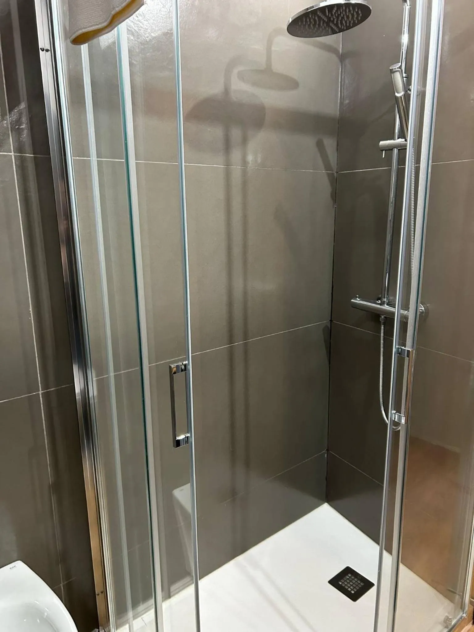 Shower in Beb c’est lavis