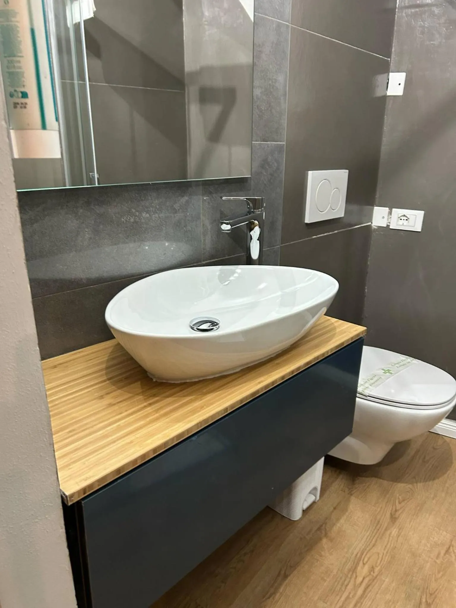 Shower in Beb c’est lavis