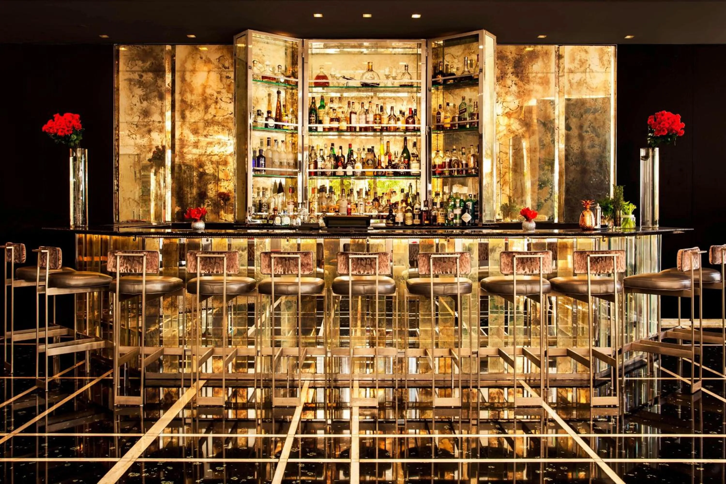 Lounge or bar in The St. Regis Bal Harbour Resort