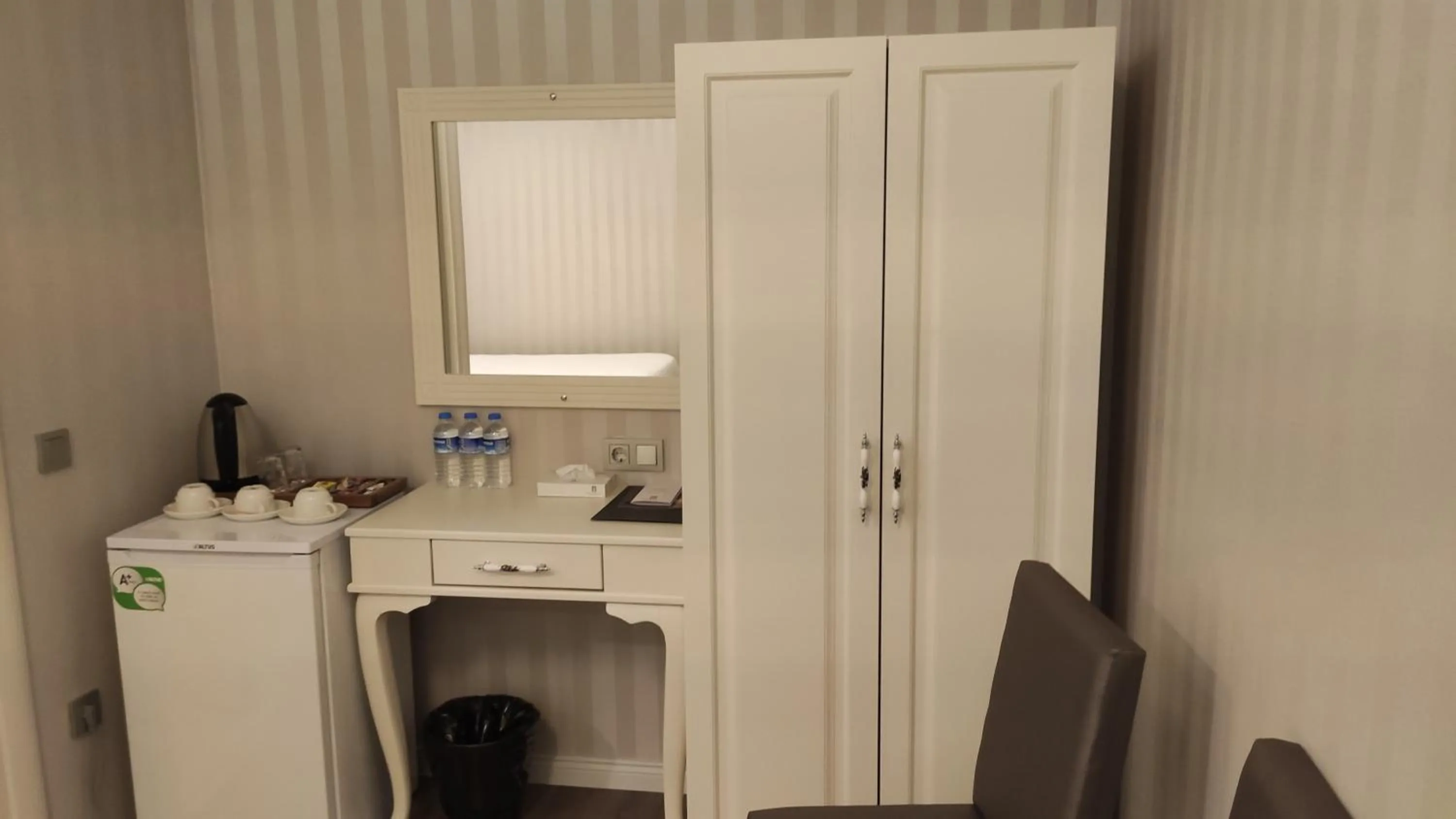 Communal lounge/ TV room in Mister Istanbul Hotel & Spa