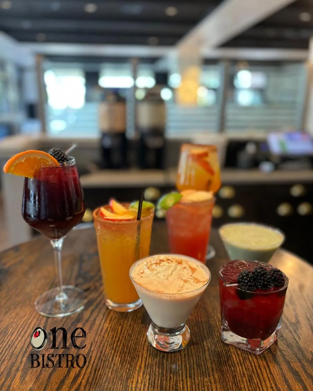 Lounge or bar in Four Points by Sheraton Norwood Conference Center