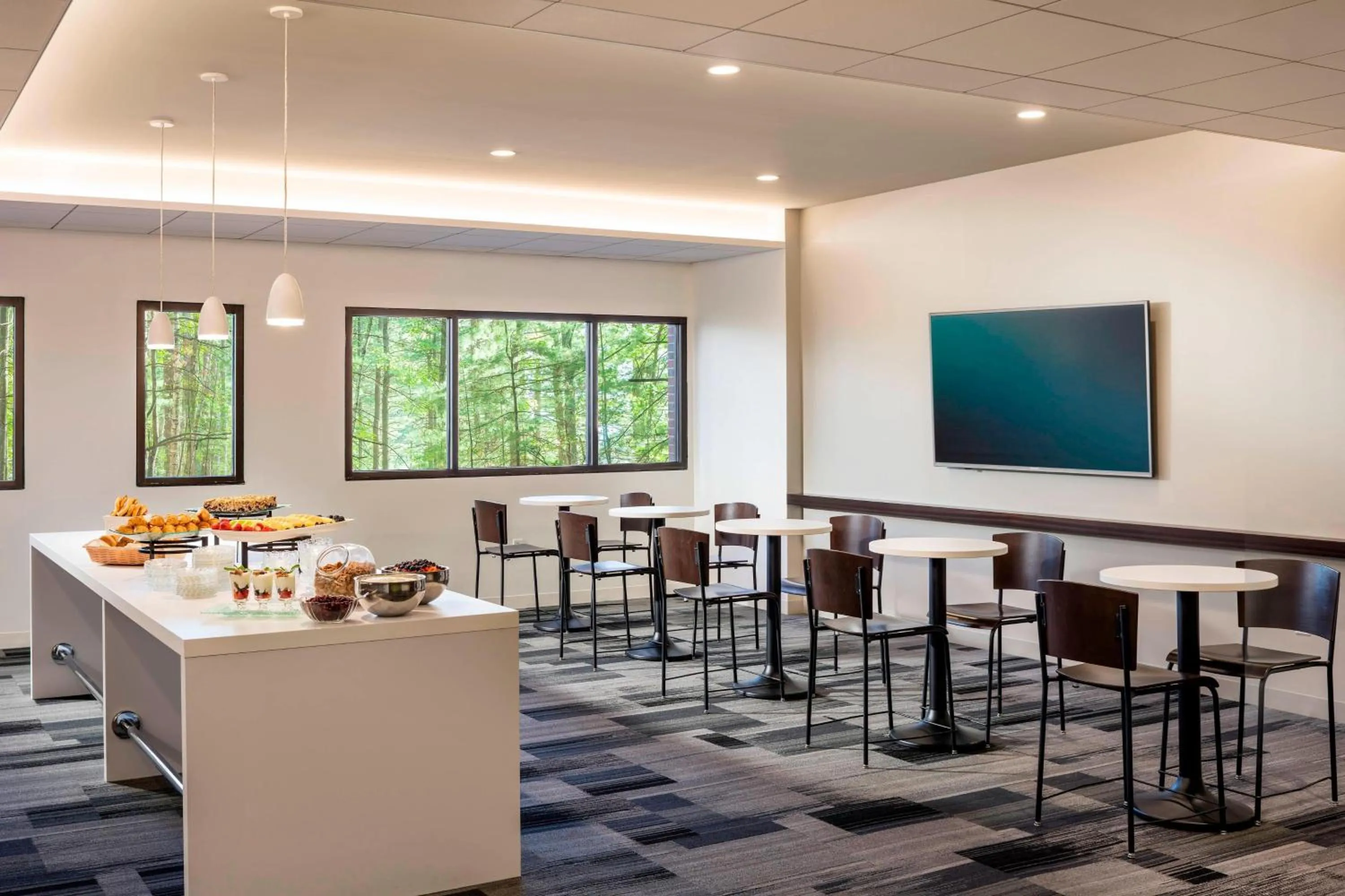 Meeting/conference room in Four Points by Sheraton Norwood Conference Center