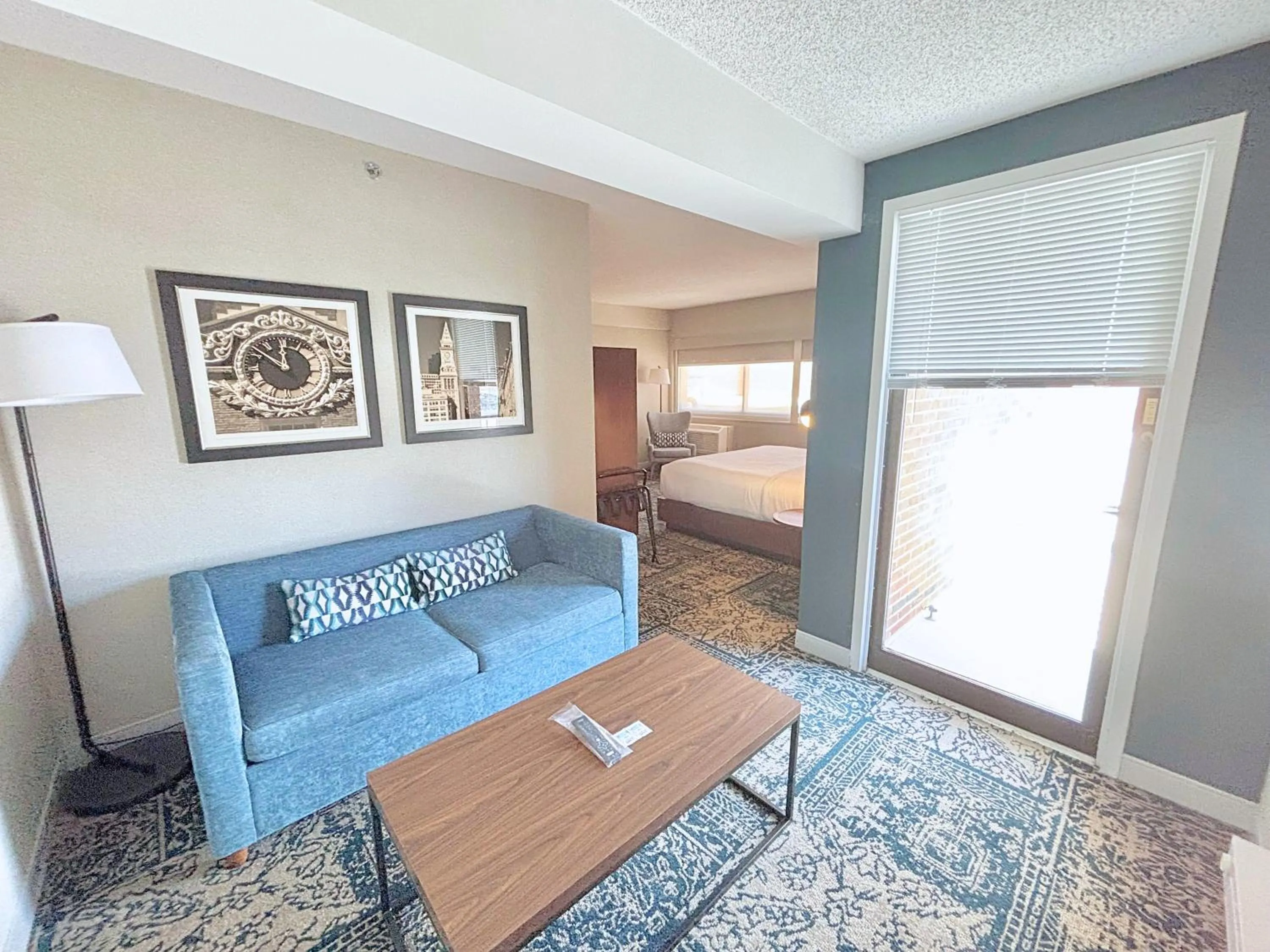 Photo of the whole room, Bed in Four Points by Sheraton Norwood Conference Center