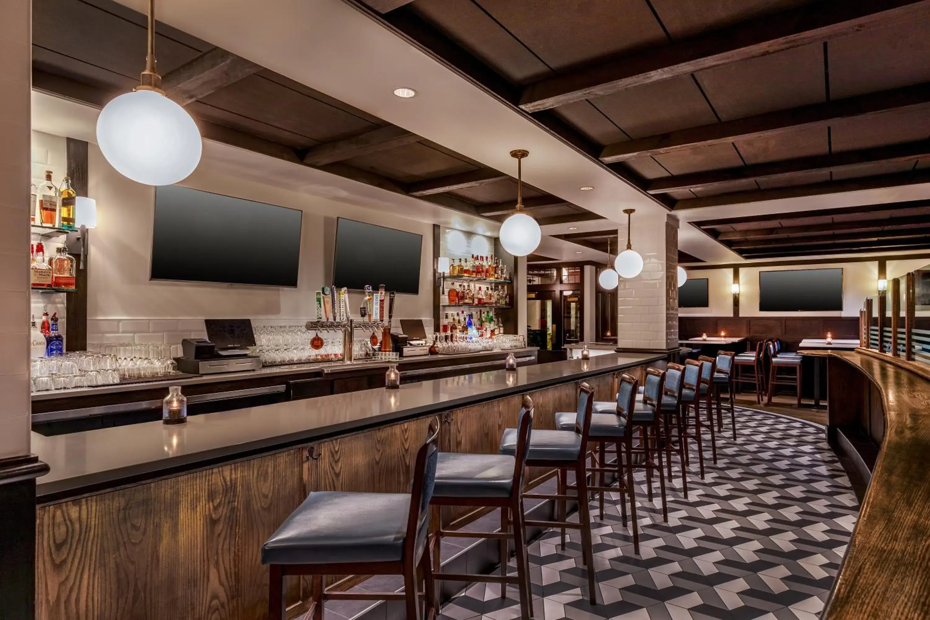 Restaurant/places to eat in Four Points by Sheraton Norwood Conference Center Restaurant/places to eat in Four Points by Sheraton Norwood Conference Center