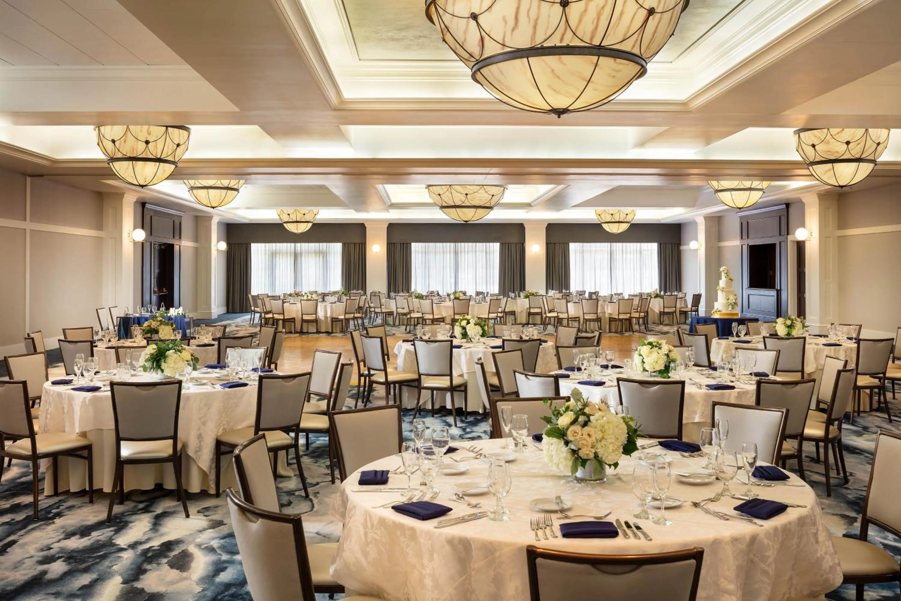 Lobby or reception in Four Points by Sheraton Norwood Conference Center