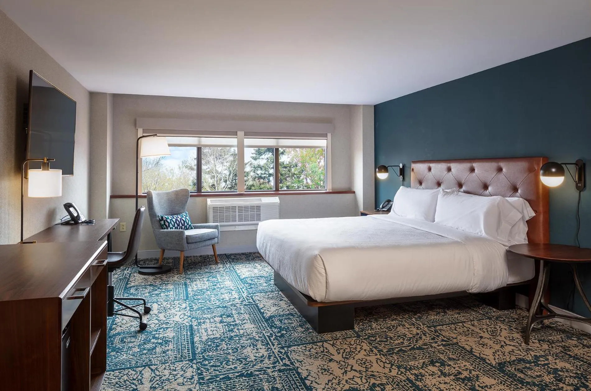 Bed in Four Points by Sheraton Norwood Conference Center