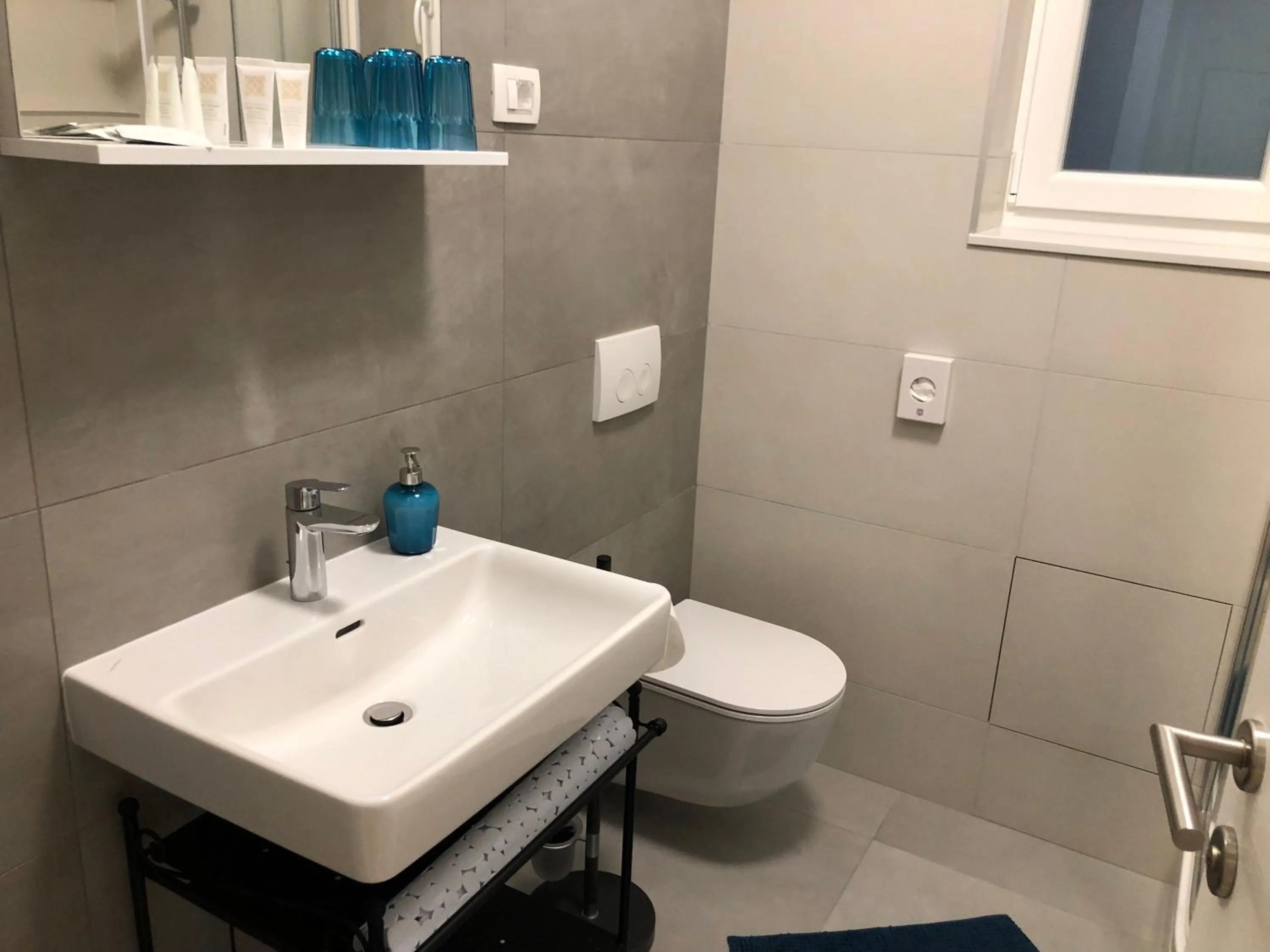 Shower in Tempus Apartment