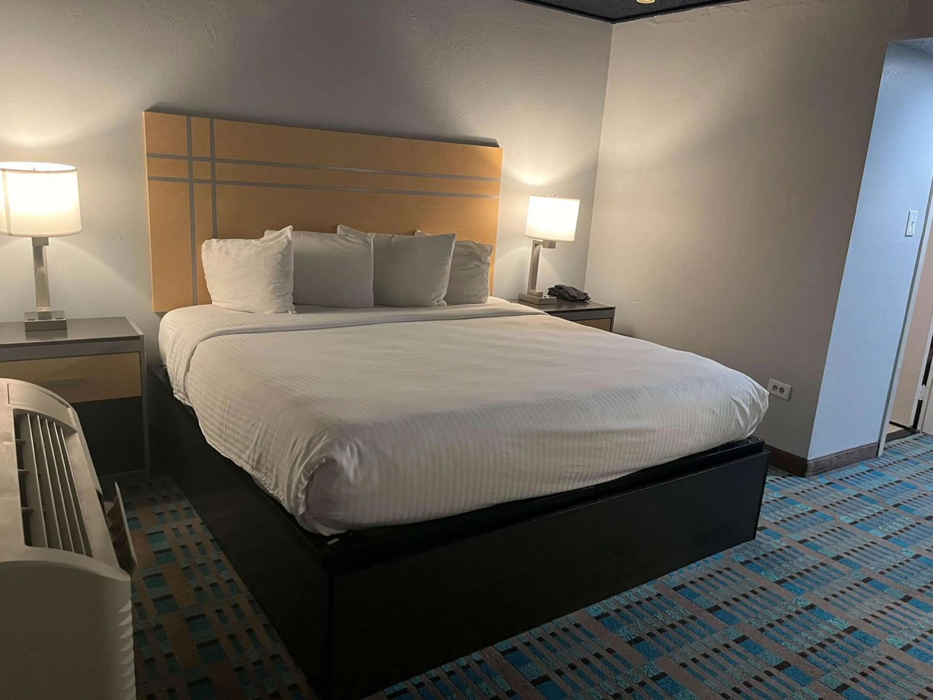 Photo of the whole room, Bed in Studio 6 Amarillo, TX West Medical Center