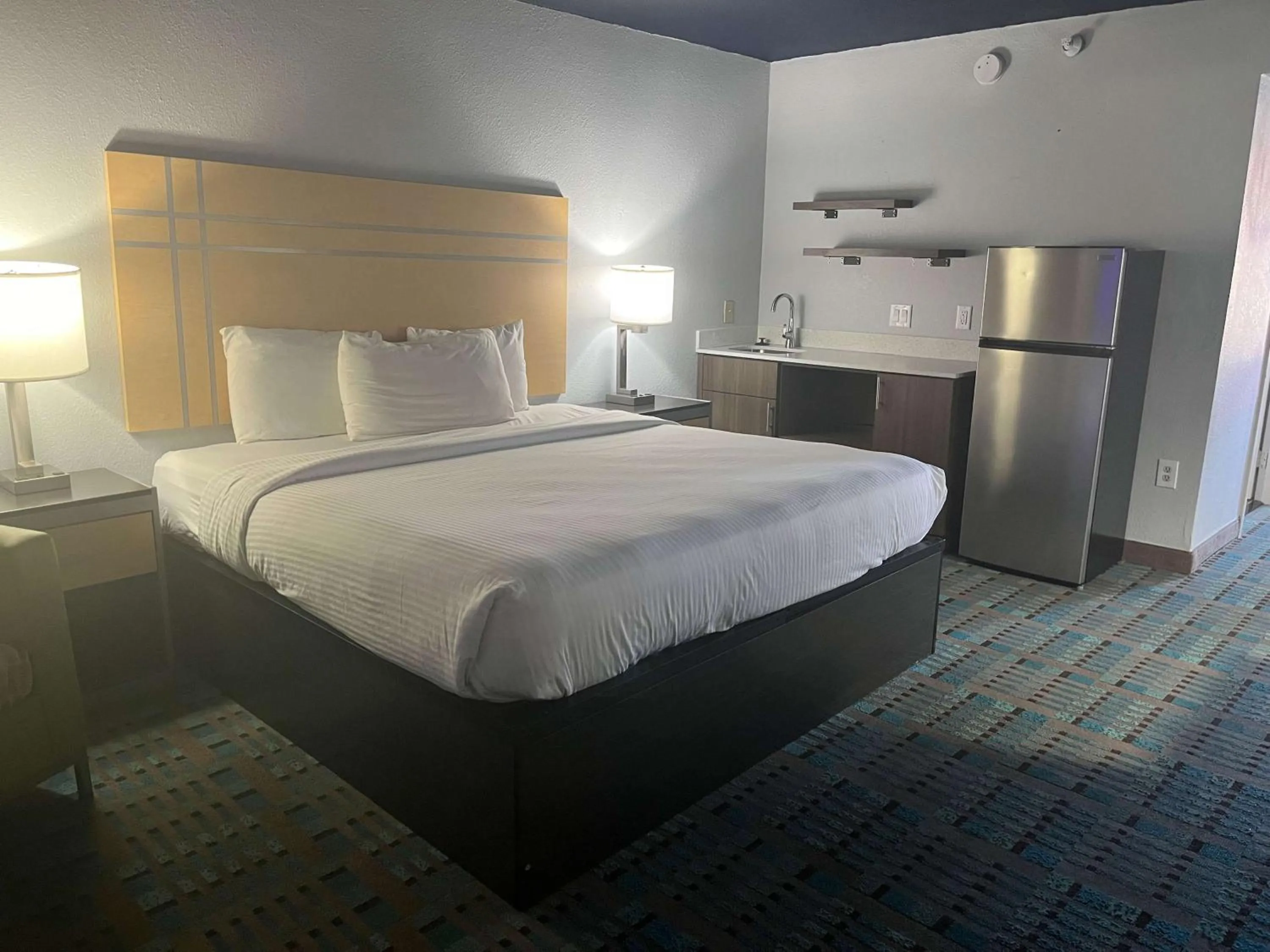 Photo of the whole room, Bed in Studio 6 Amarillo, TX West Medical Center