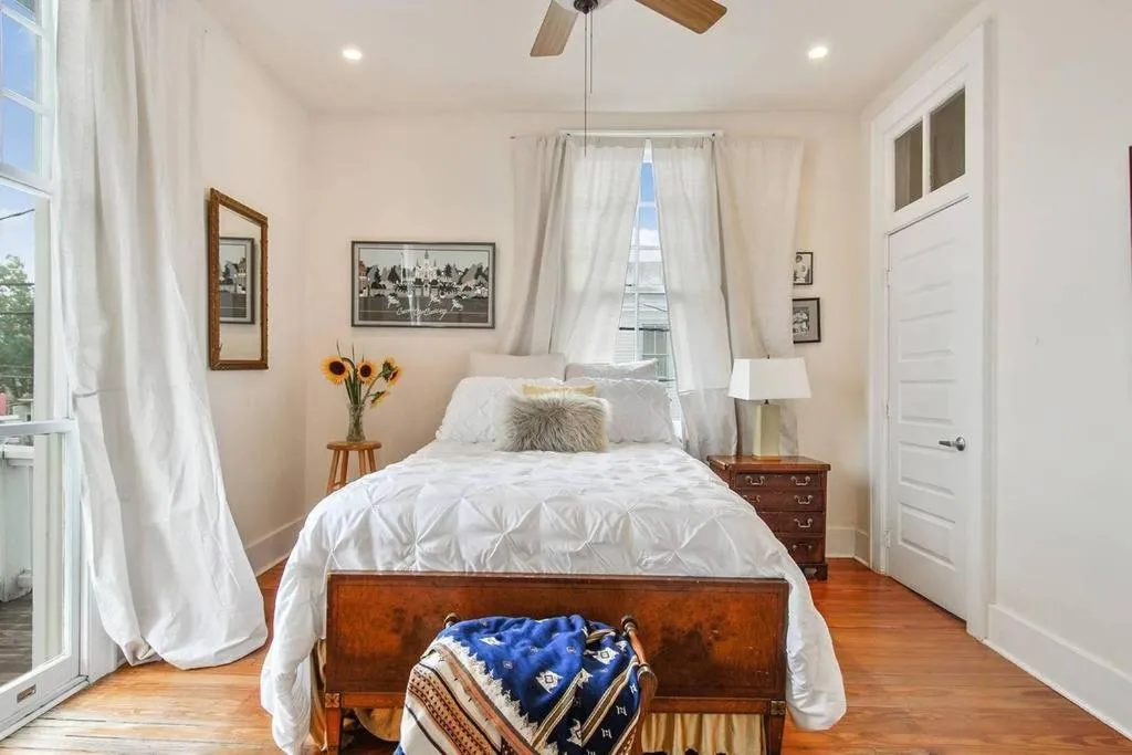 Bed in Freret Apartments near Streetcar & Tulane