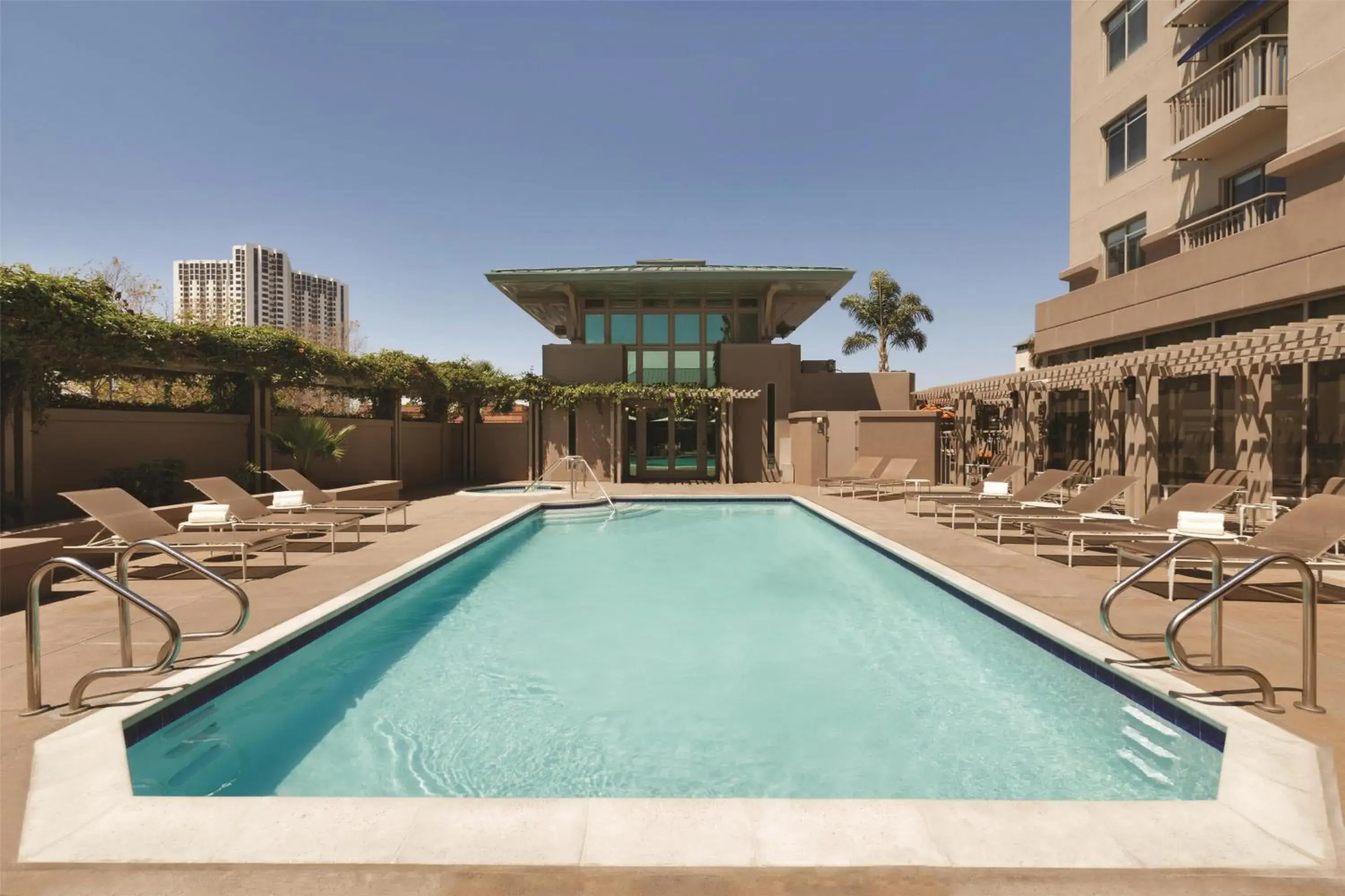 Swimming pool in Hyatt House Emeryville Swimming pool in Hyatt House Emeryville