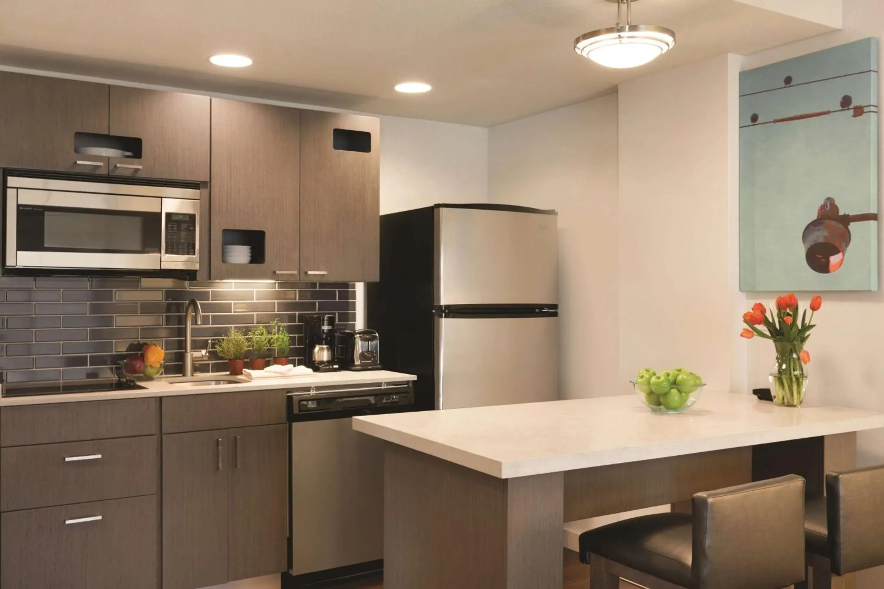 One-Bedroom Queen Suite with Two Queen Beds and Bay View in Hyatt House Emeryville One-Bedroom Queen Suite with Two Queen Beds and Bay View in Hyatt House Emeryville