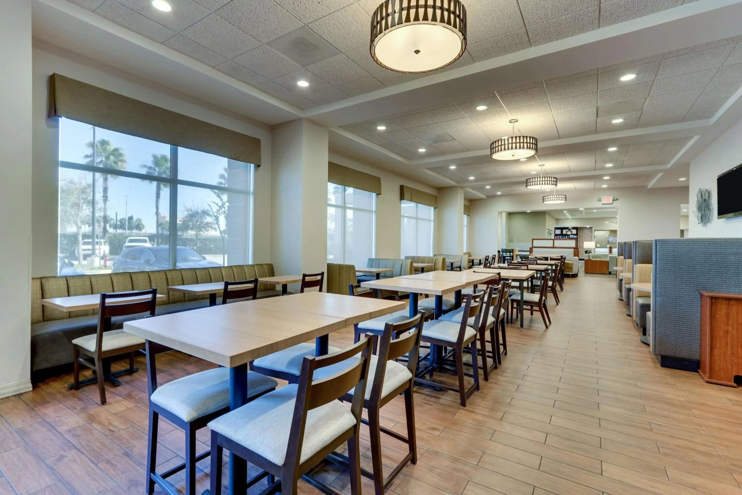 Restaurant/places to eat in Drury Inn & Suites Orlando near Universal Orlando Resort