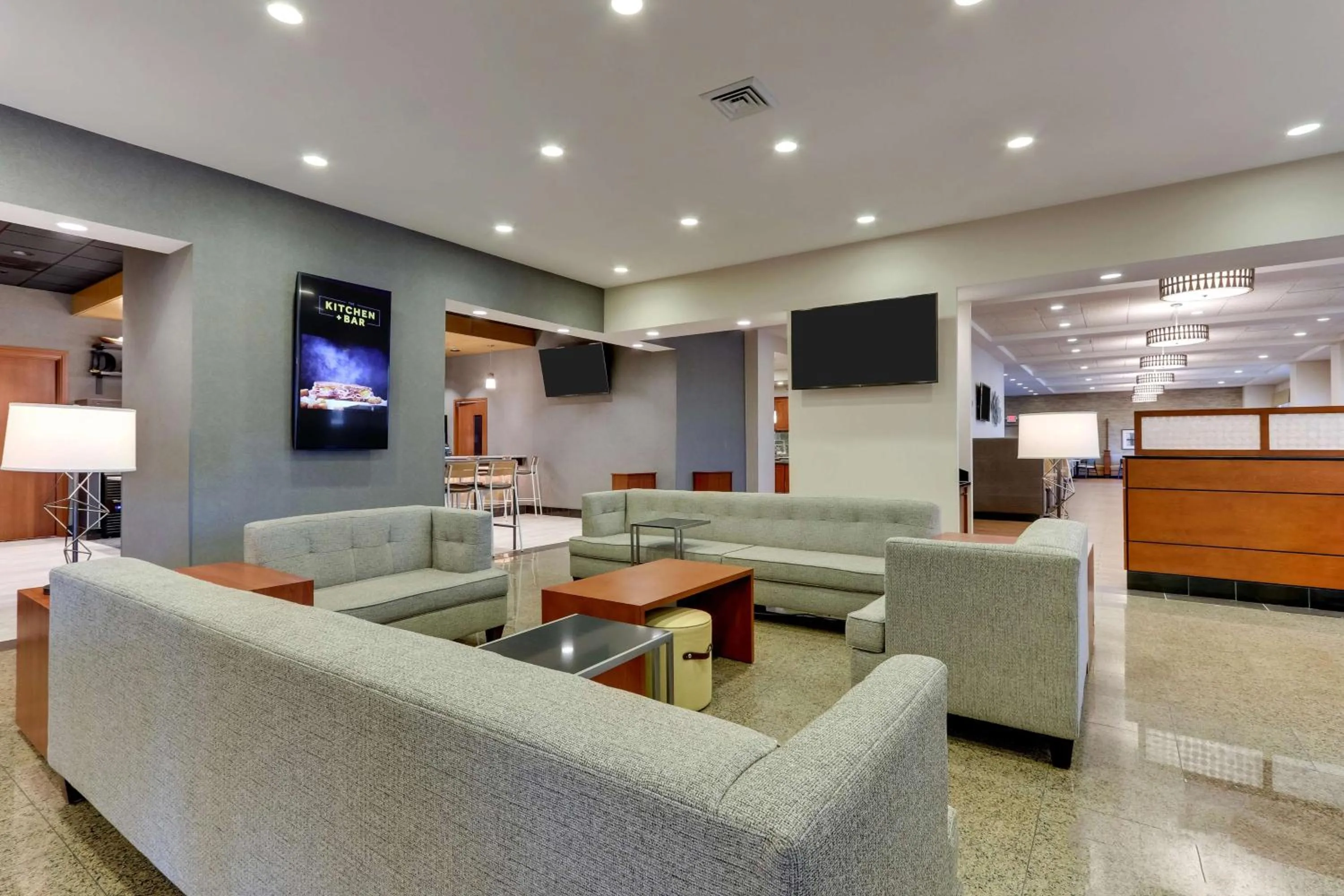 Lobby or reception in Drury Inn & Suites Orlando near Universal Orlando Resort