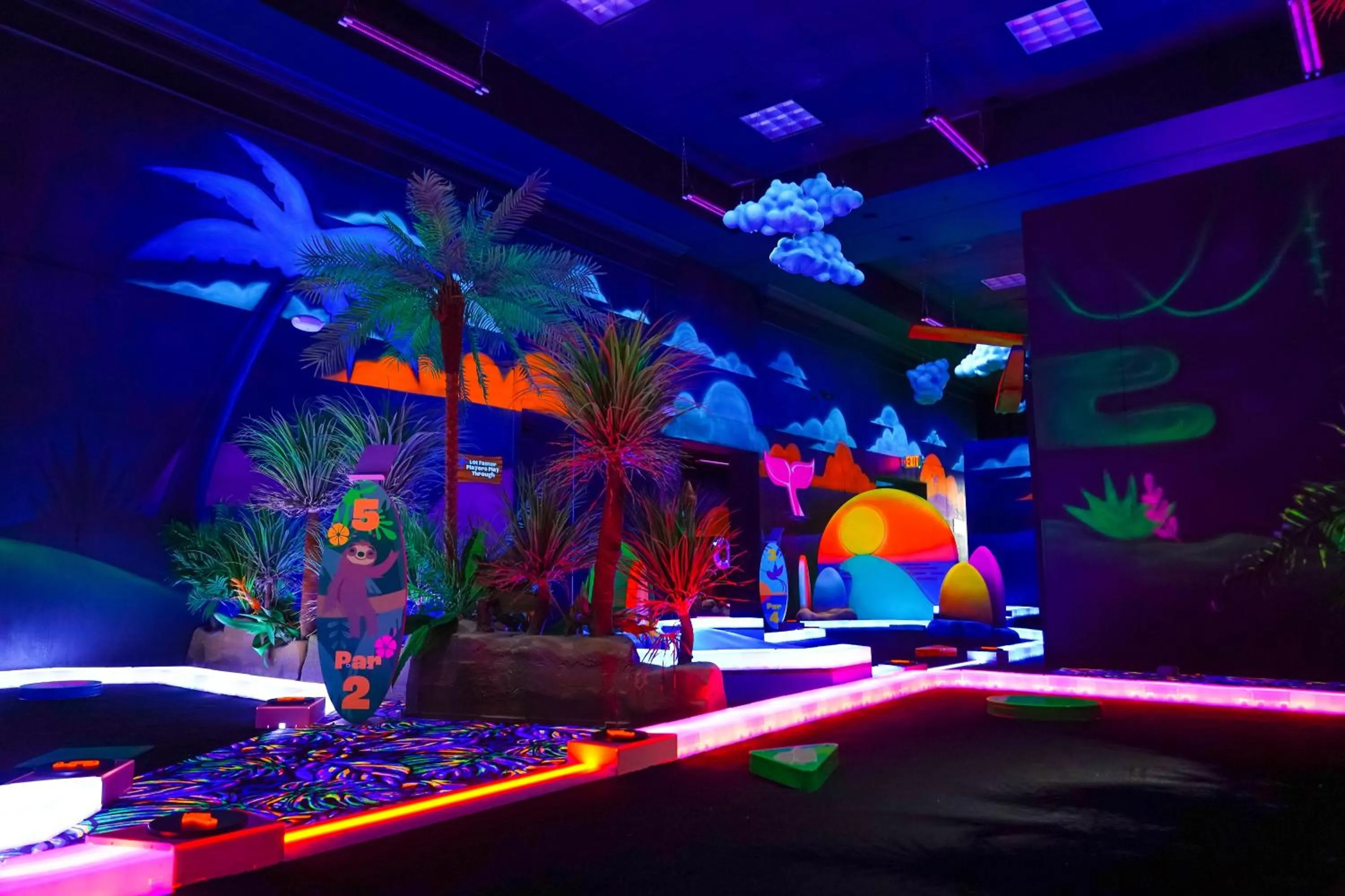 Minigolf in Castaway Bay by Cedar Point Resorts