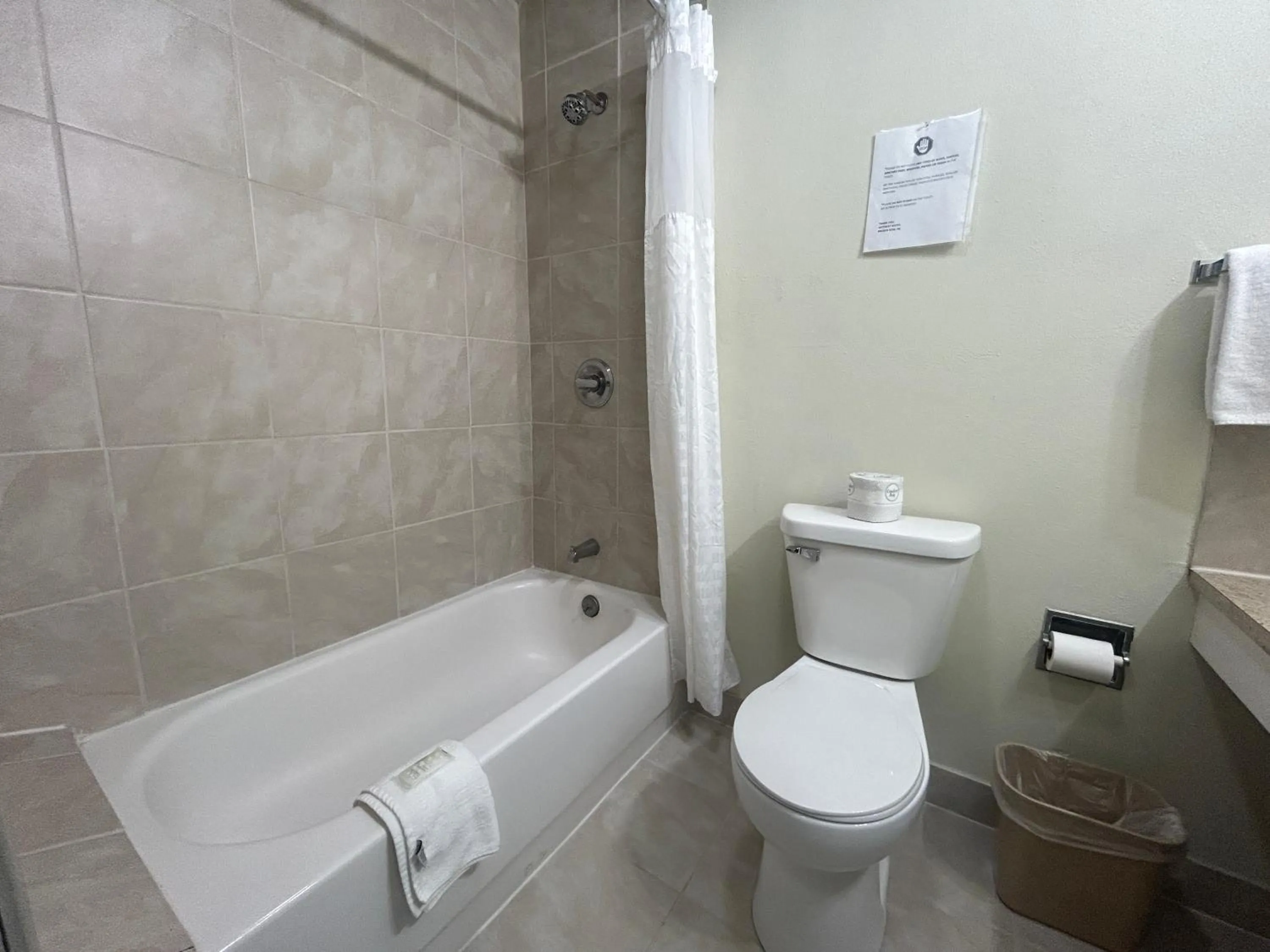 Bathroom in Gateaway Motel Broken Bow NE