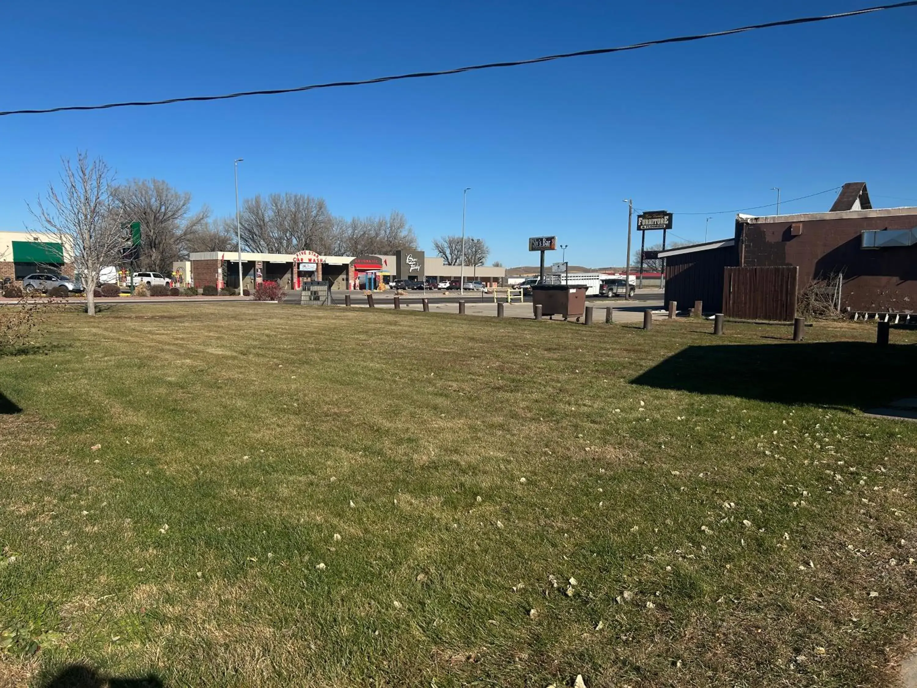 Property building in Gateaway Motel Broken Bow NE Property building in Gateaway Motel Broken Bow NE