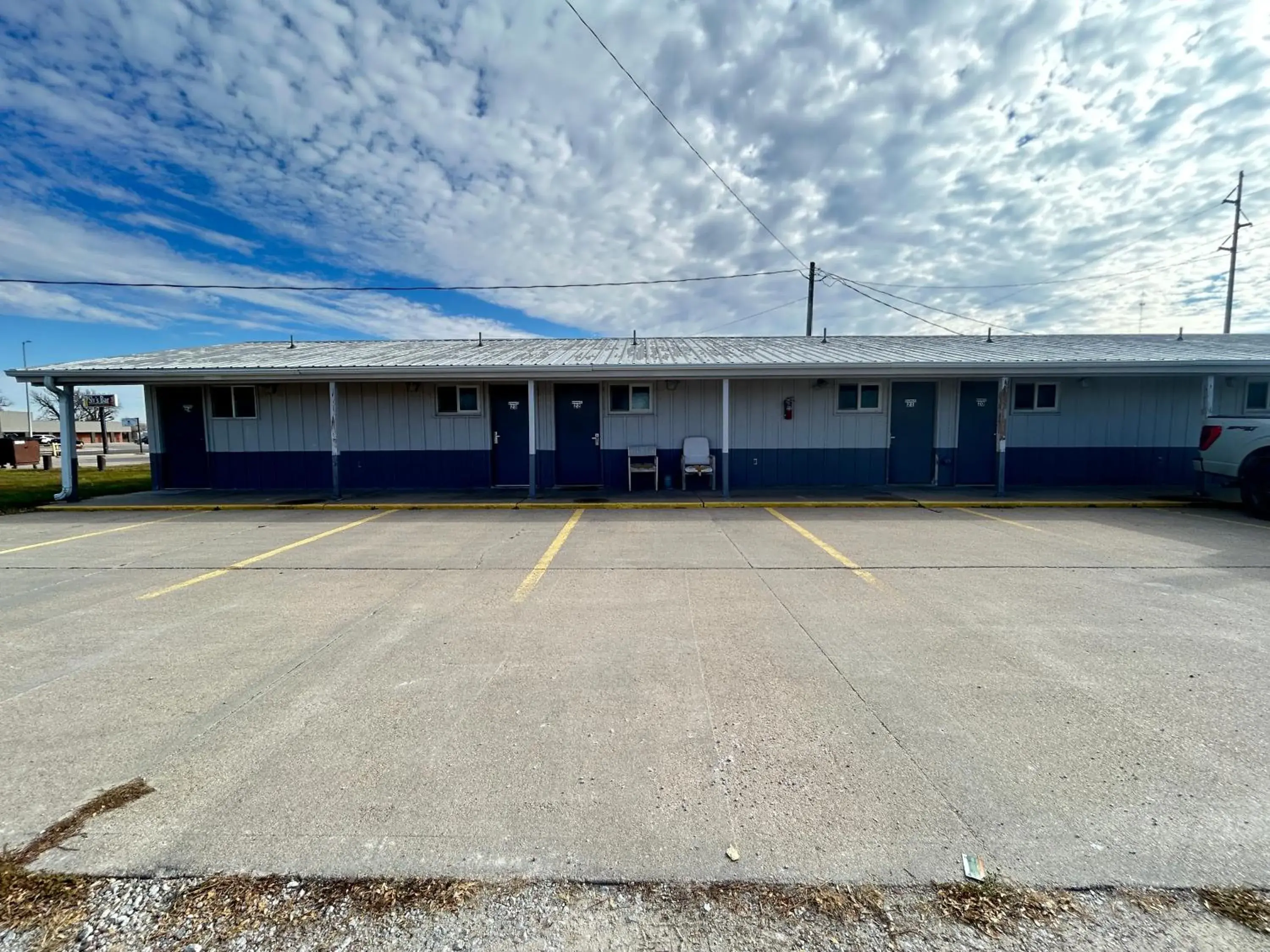 Property building in Gateaway Motel Broken Bow NE Property building in Gateaway Motel Broken Bow NE