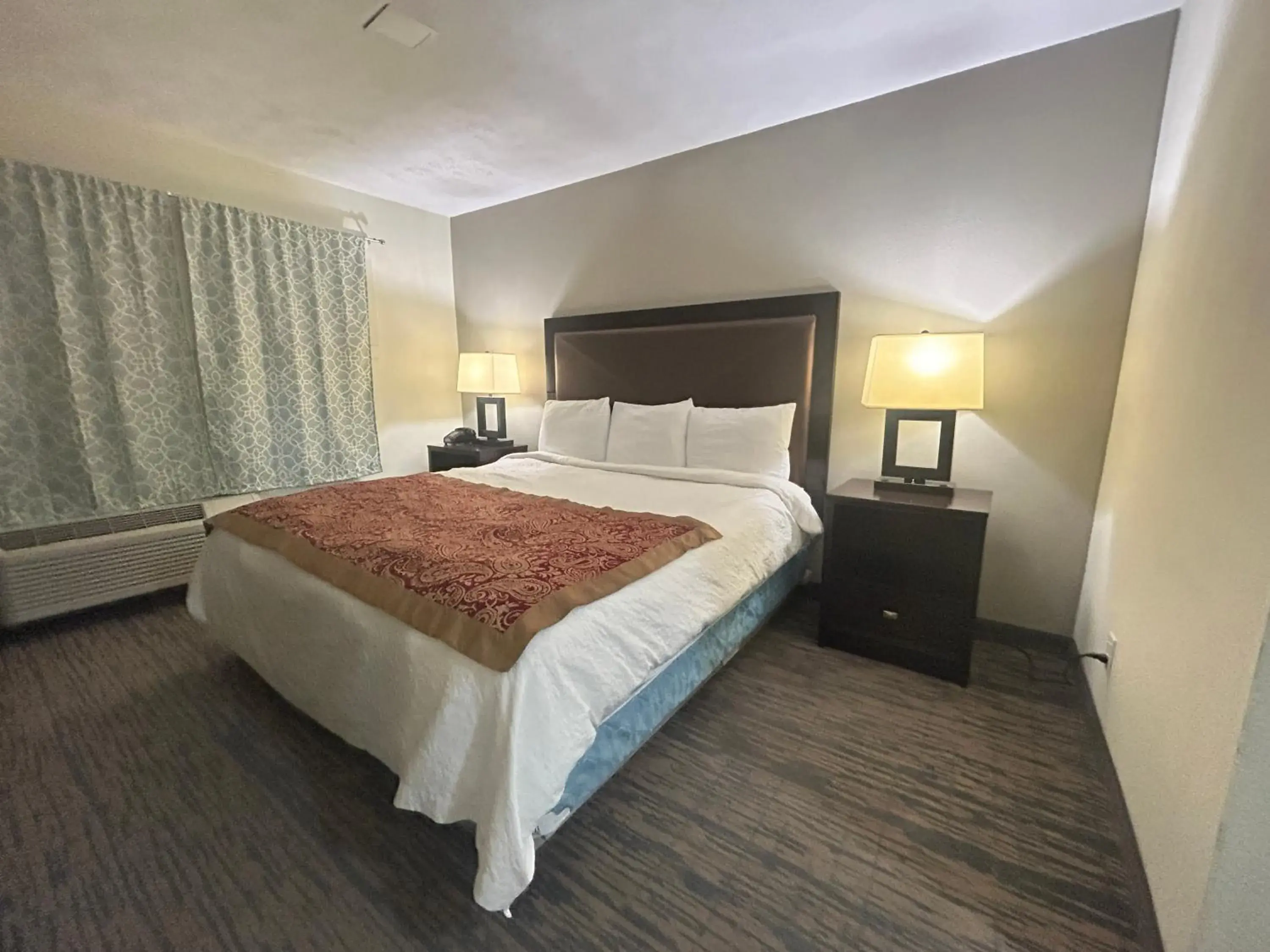 Bedroom, Bed in Gateaway Motel Broken Bow NE Bedroom, Bed in Gateaway Motel Broken Bow NE