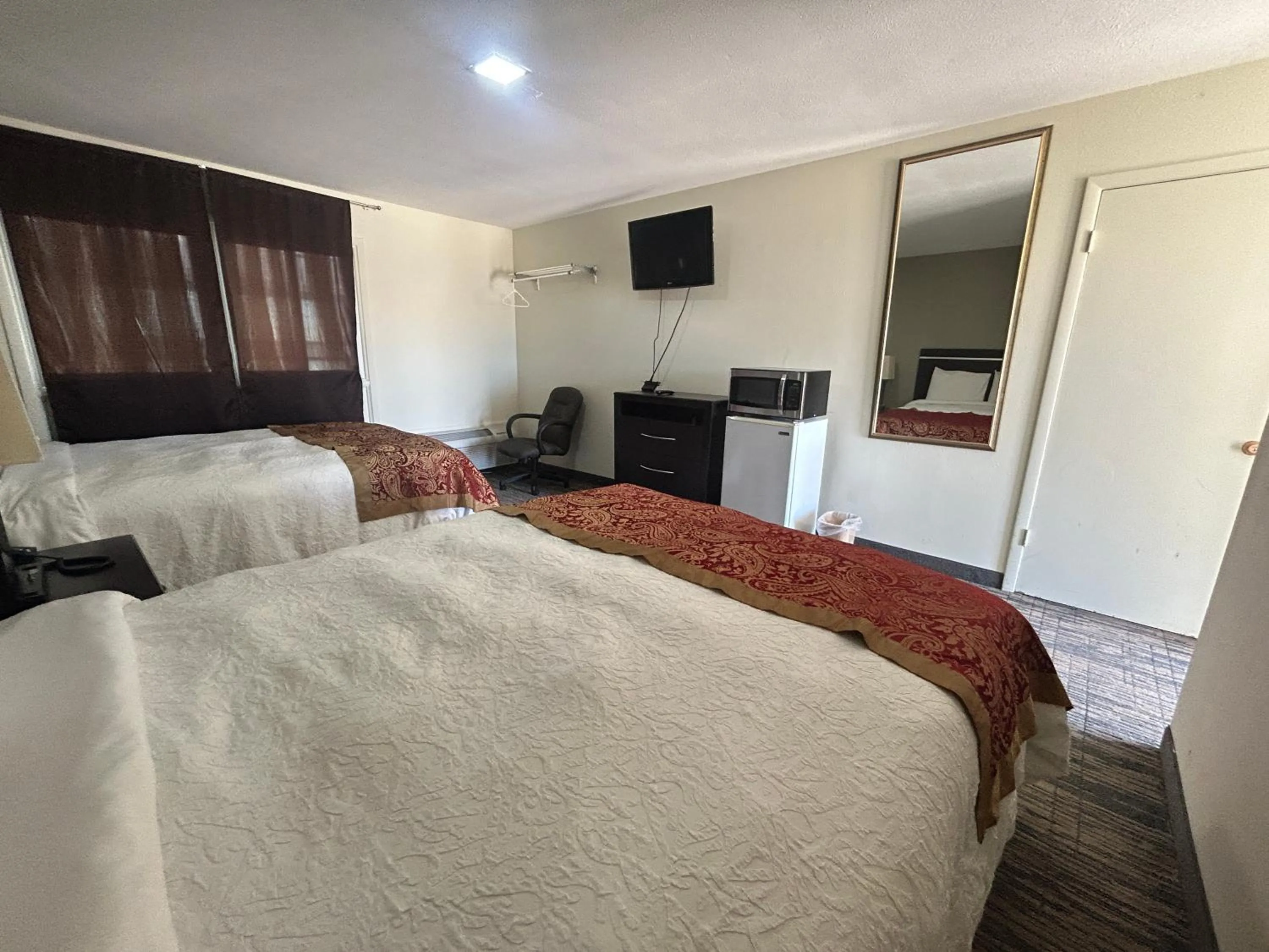 Bedroom, Bed in Gateaway Motel Broken Bow NE