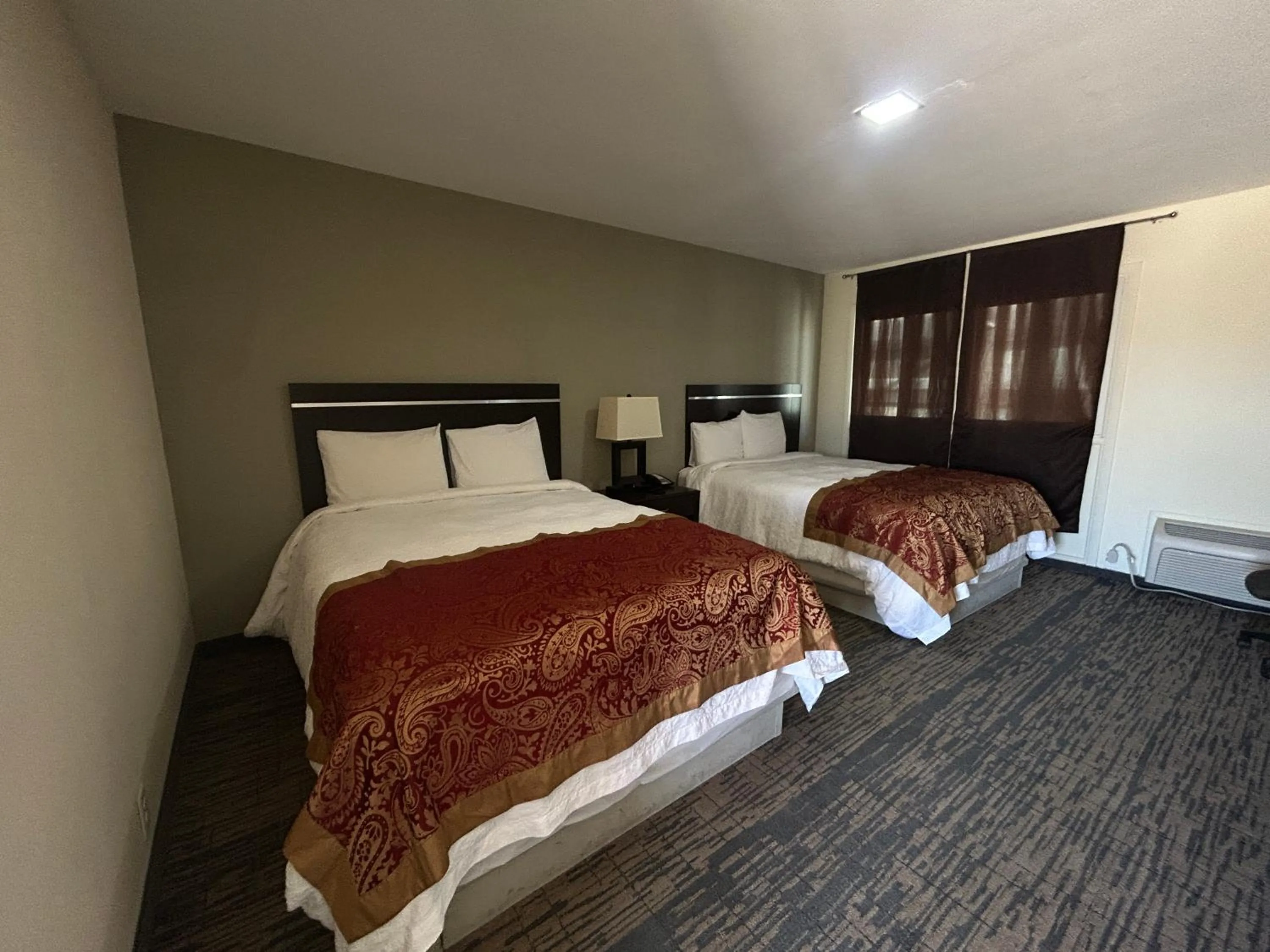 Bedroom, Bed in Gateaway Motel Broken Bow NE