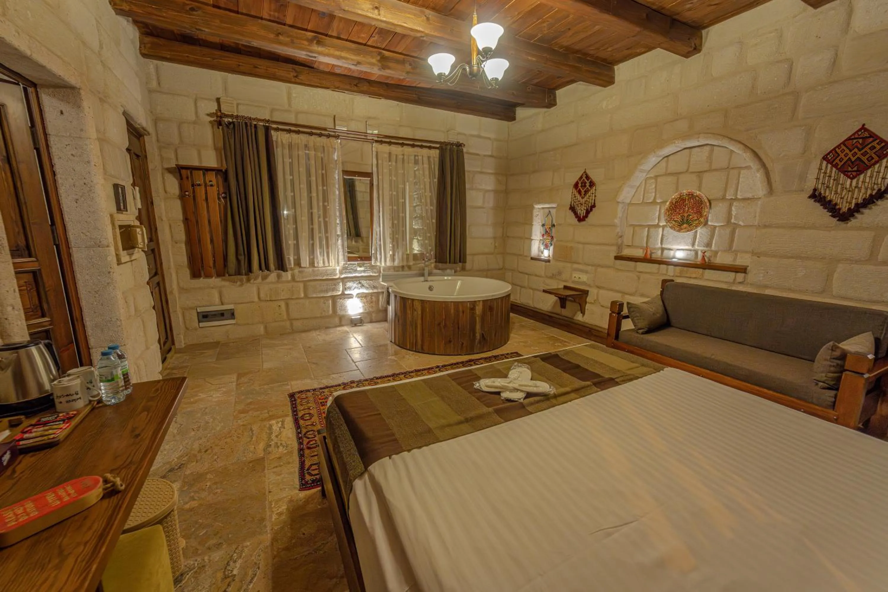 Photo of the whole room, Bed in Zara Cave Hotel