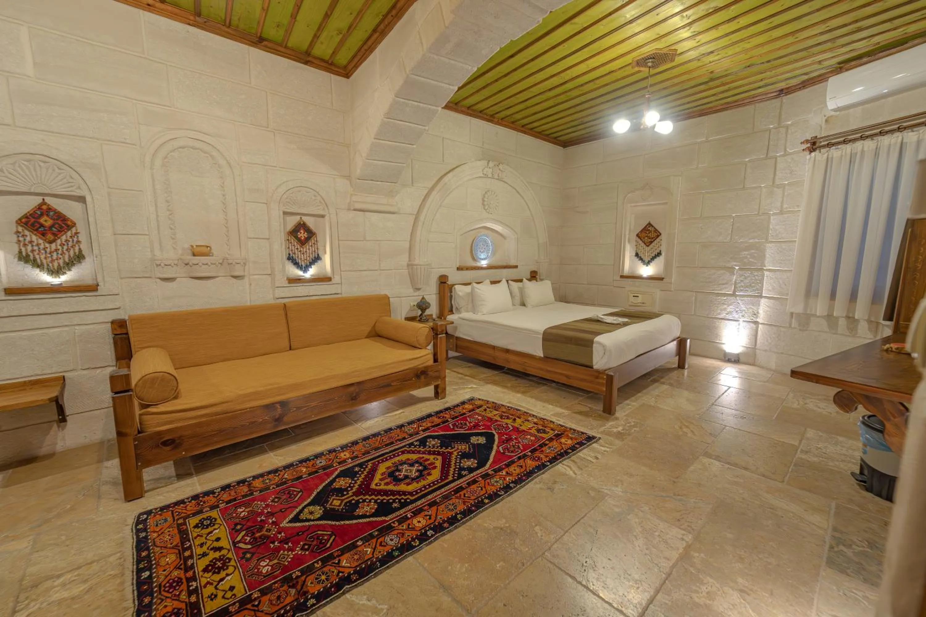 Photo of the whole room, Bed in Zara Cave Hotel