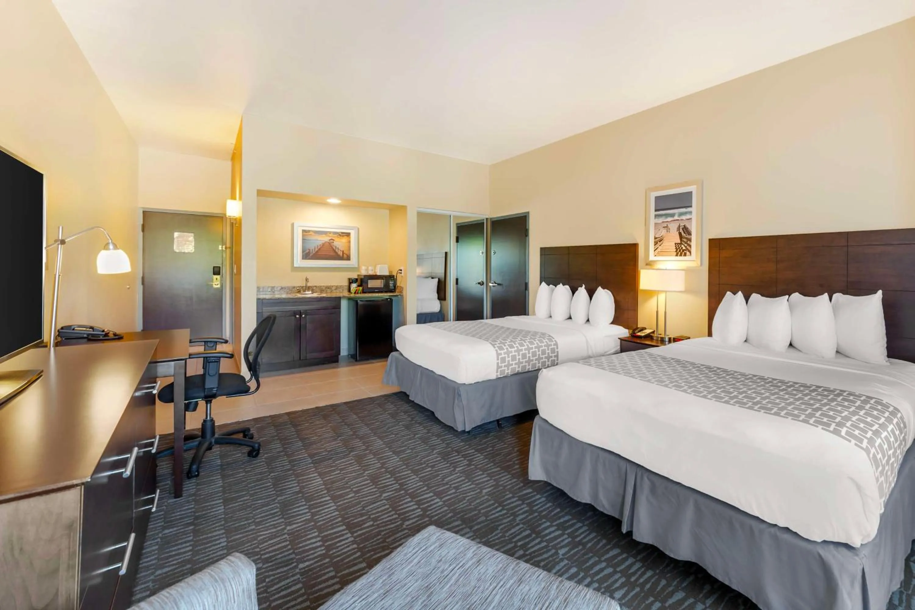 Bedroom, Bed in Best Western Naples Plaza Hotel