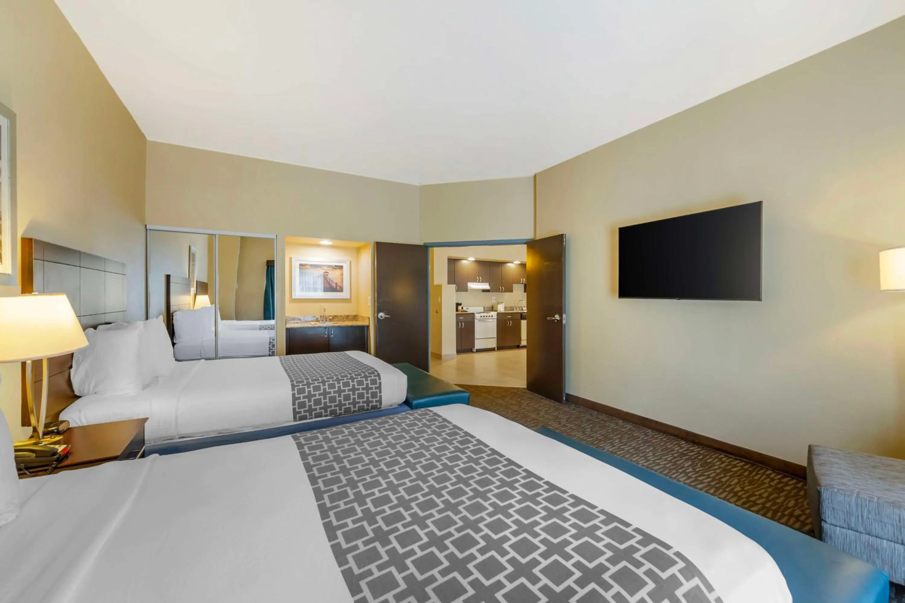 Bedroom, Bed in Best Western Naples Plaza Hotel