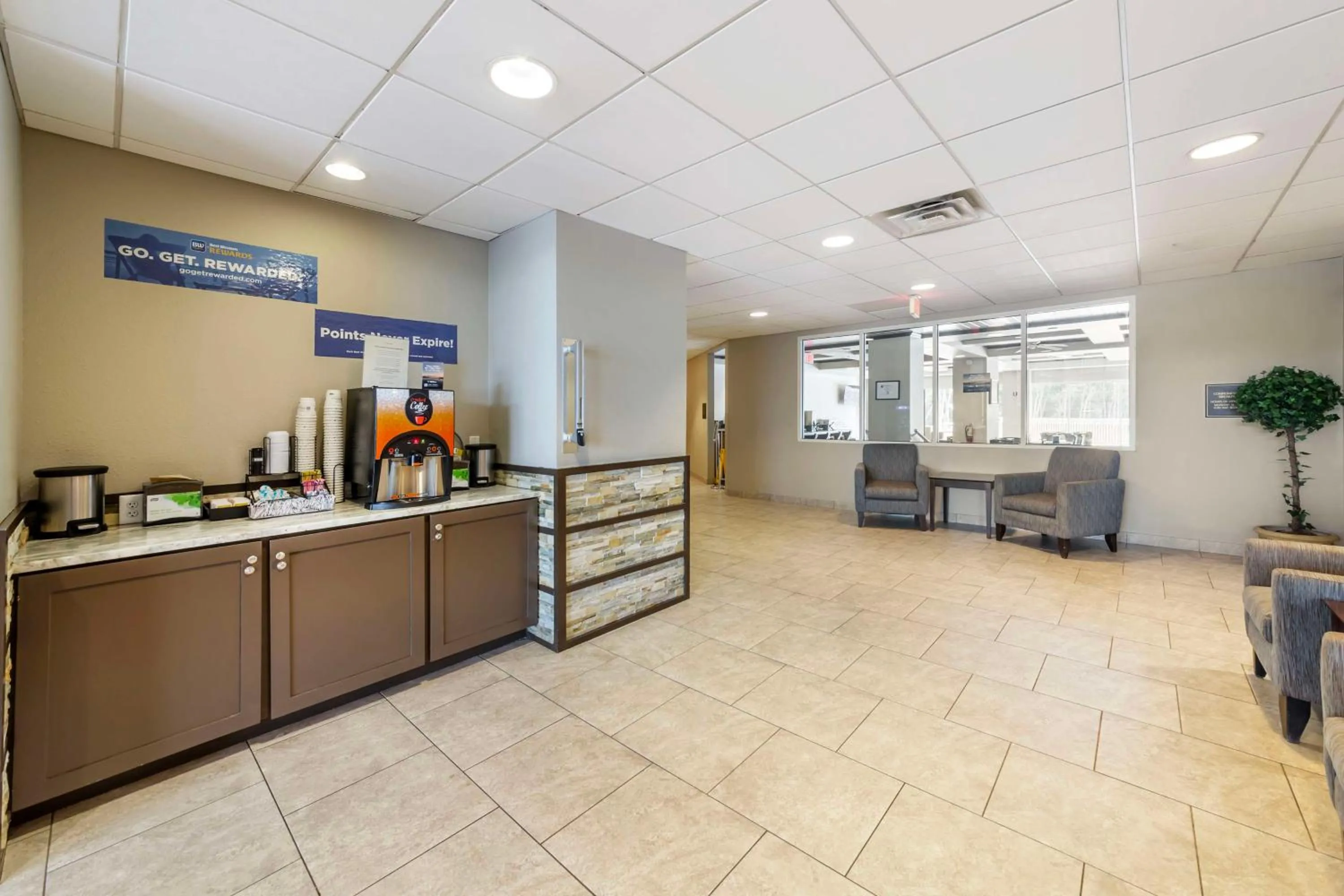 Lobby or reception in Best Western Naples Plaza Hotel