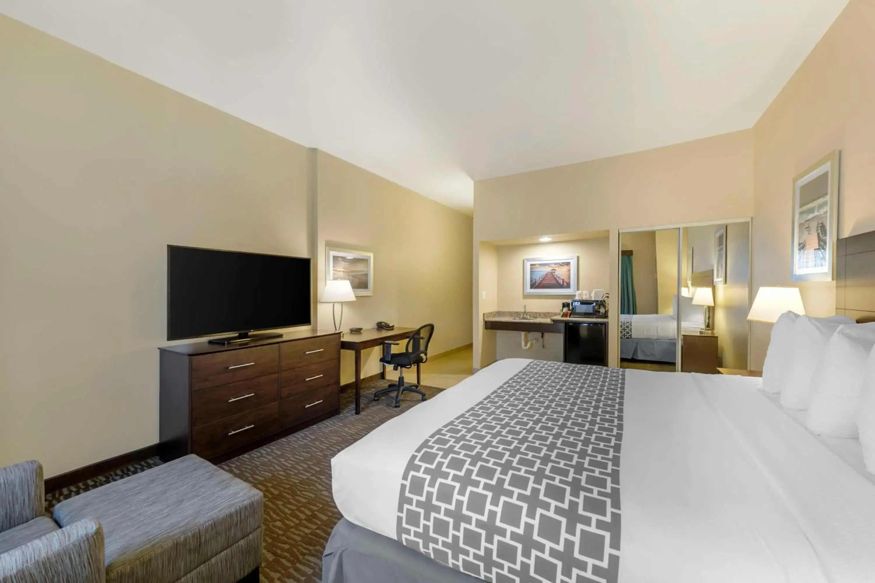 Bedroom, Bed in Best Western Naples Plaza Hotel Bedroom, Bed in Best Western Naples Plaza Hotel