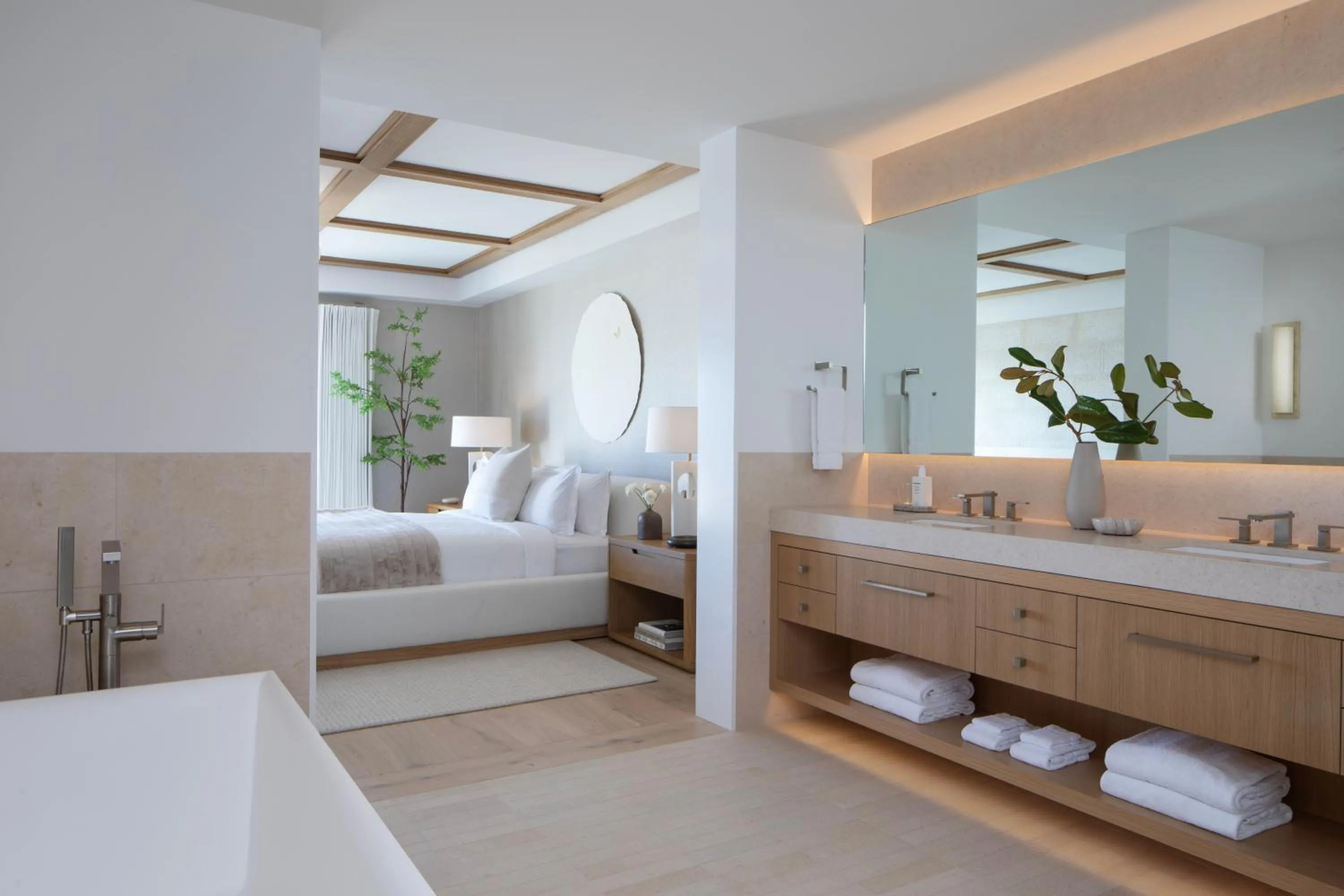 Bathroom, Bed in Montage Laguna Beach