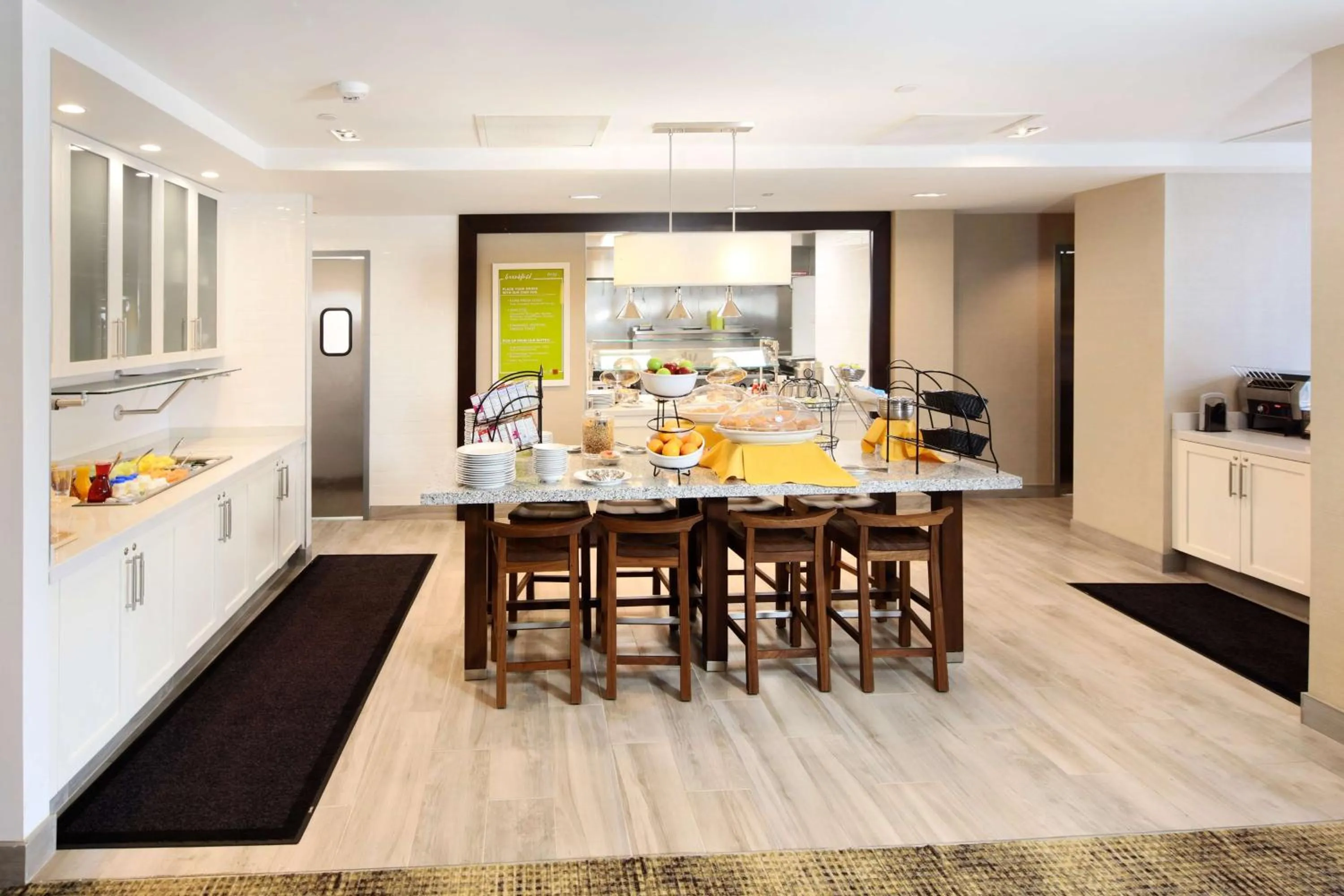 Breakfast in Hilton Garden Inn Reagan National Airport