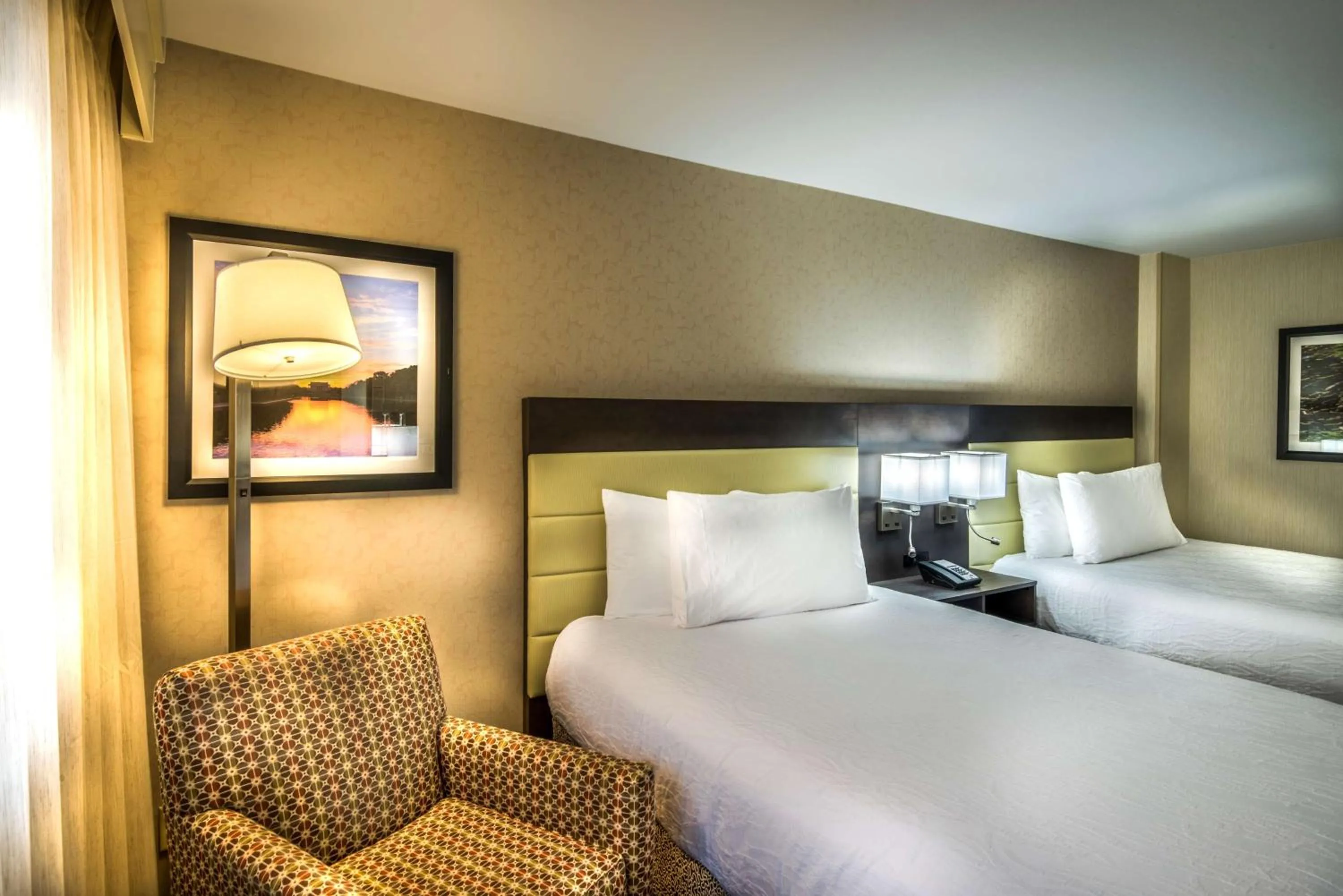 Bed in Hilton Garden Inn Reagan National Airport