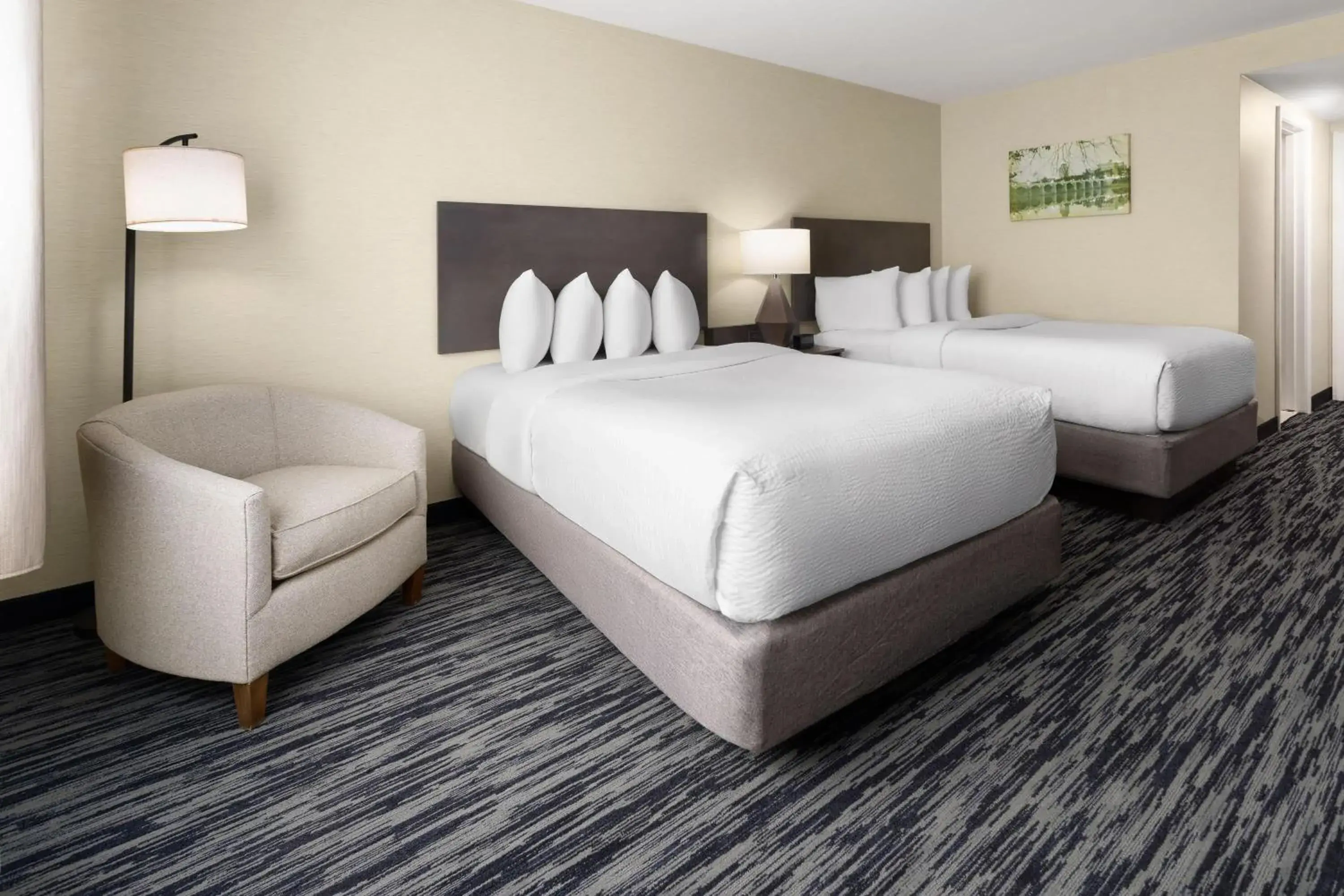 Photo of the whole room, Bed in Penn Harris Hotel Harrisburg, Trademark by Wyndham Photo of the whole room, Bed in Penn Harris Hotel Harrisburg, Trademark by Wyndham