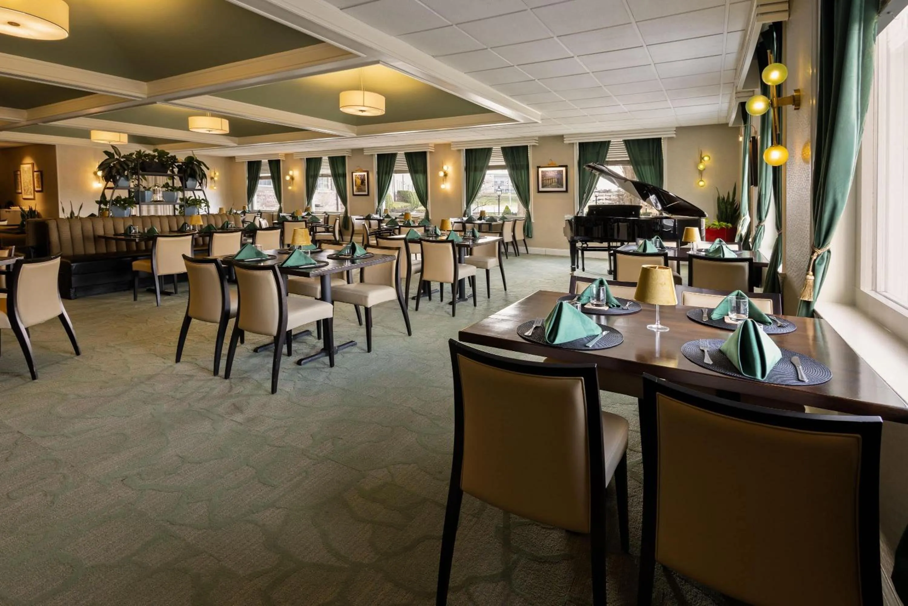 Restaurant/places to eat in Penn Harris Hotel Harrisburg, Trademark by Wyndham