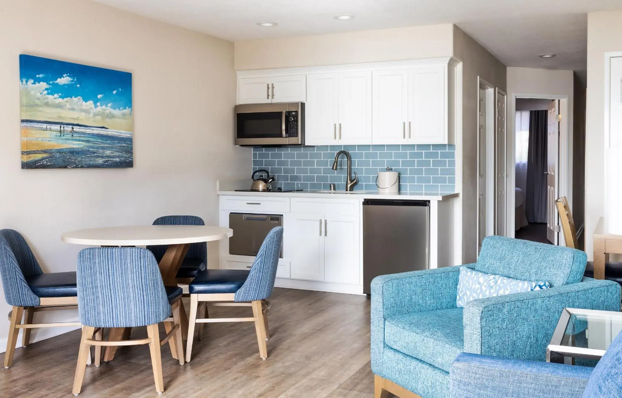 One-Bedroom Suite with Partial Ocean View in Seascape Beach Resort One-Bedroom Suite with Partial Ocean View in Seascape Beach Resort