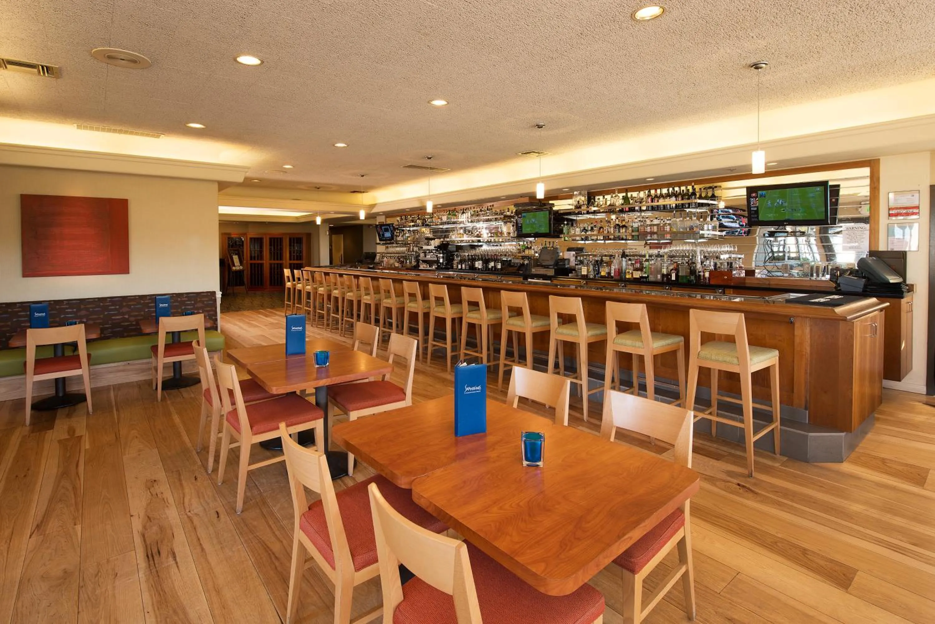 Restaurant/places to eat in Seascape Beach Resort