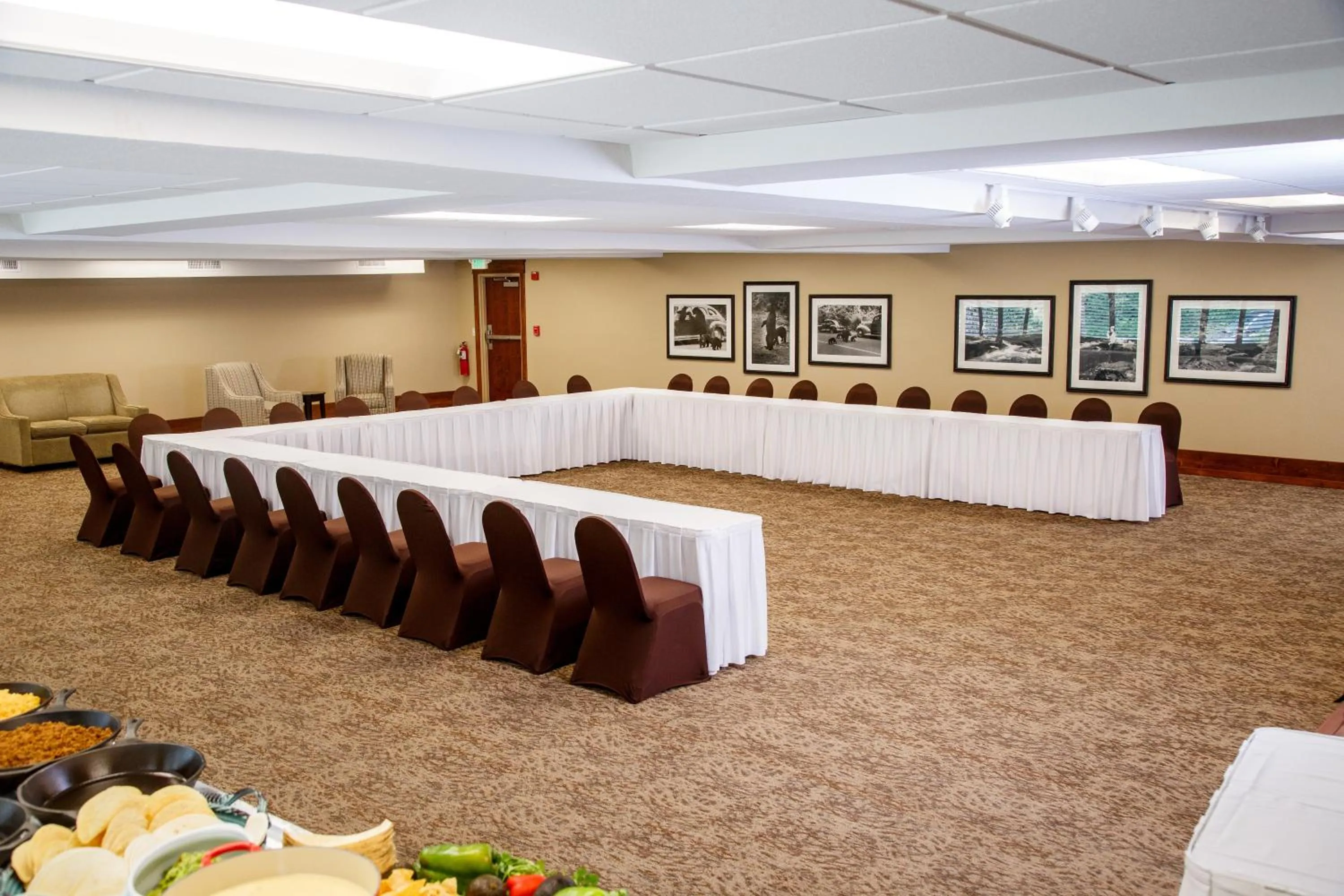 Meeting/conference room in Greystone Lodge on the River